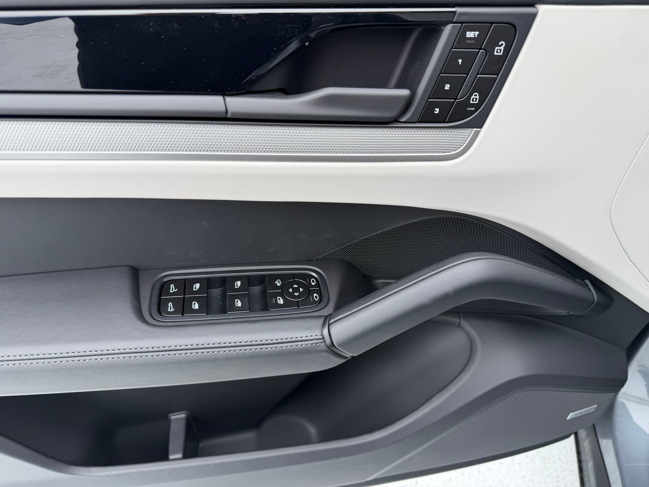 2026 Porsche Cayenne Base - Photo 26