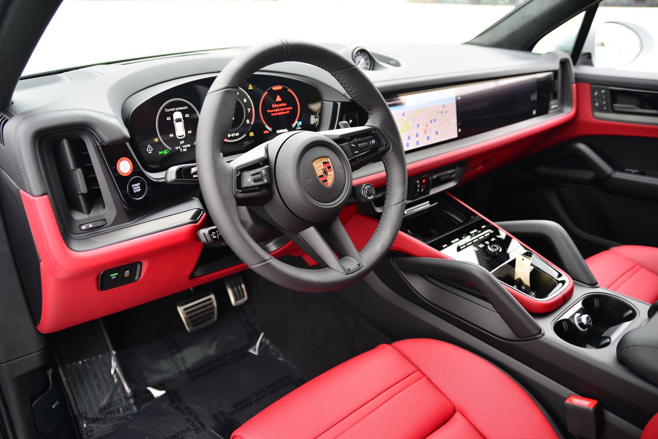 2026 Porsche Cayenne GTS photo 4