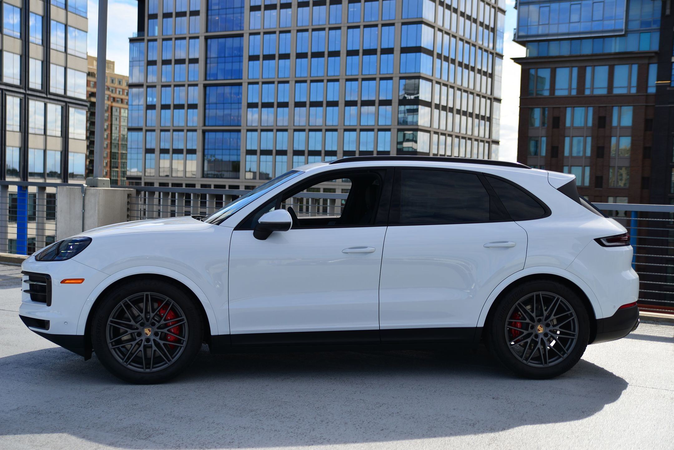 2025 Porsche Cayenne S photo 2