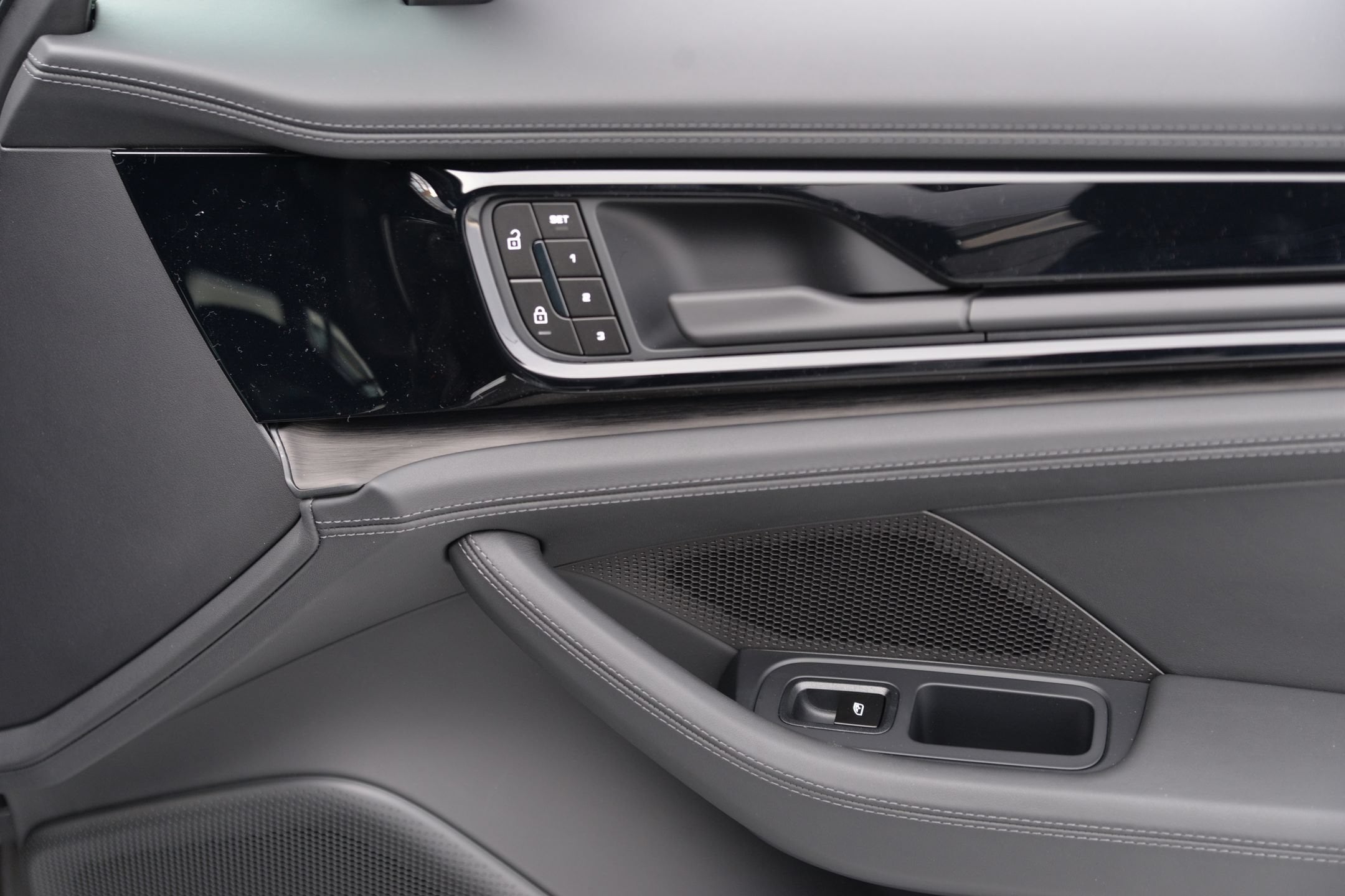 2026 Porsche Panamera Base - Photo 17