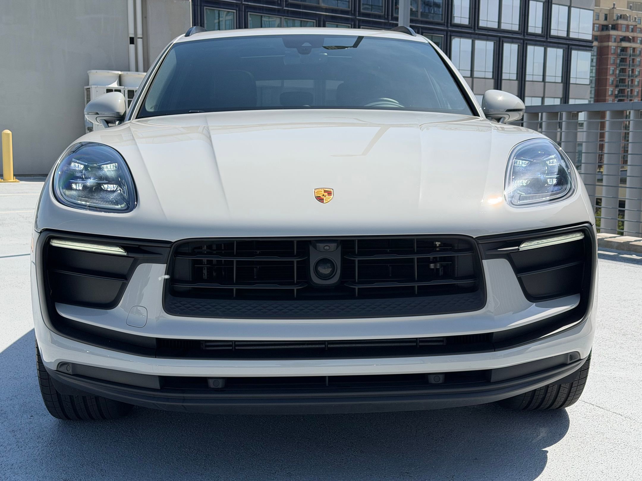 2026 Porsche Macan - Photo 10