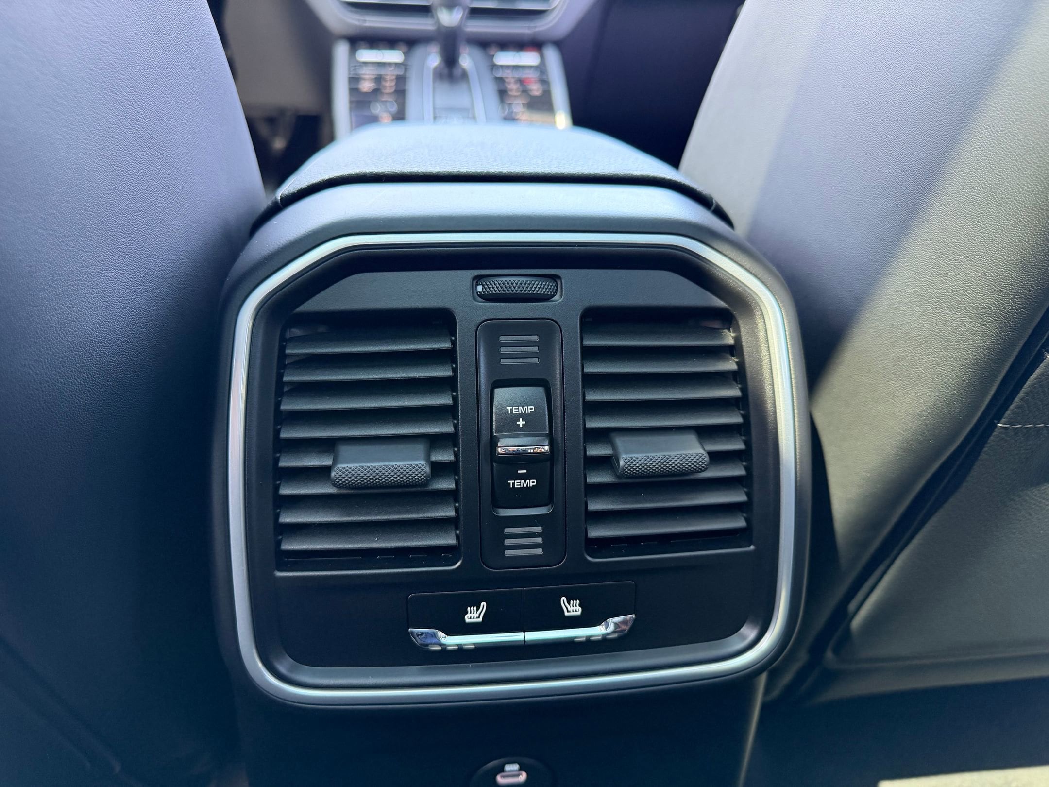 2026 Porsche Macan - Photo 23
