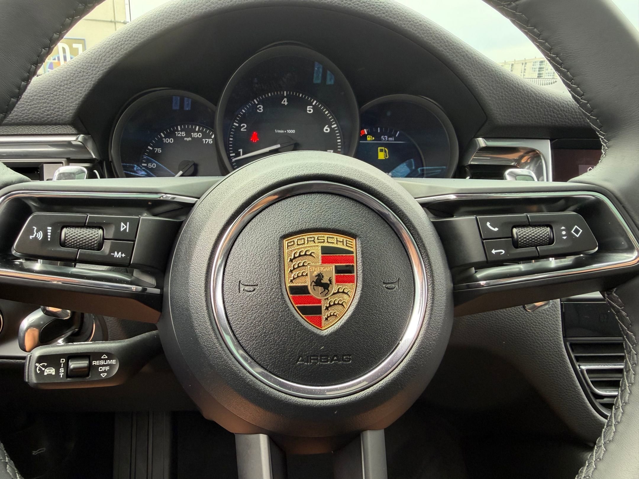 2026 Porsche Macan T - Photo 31