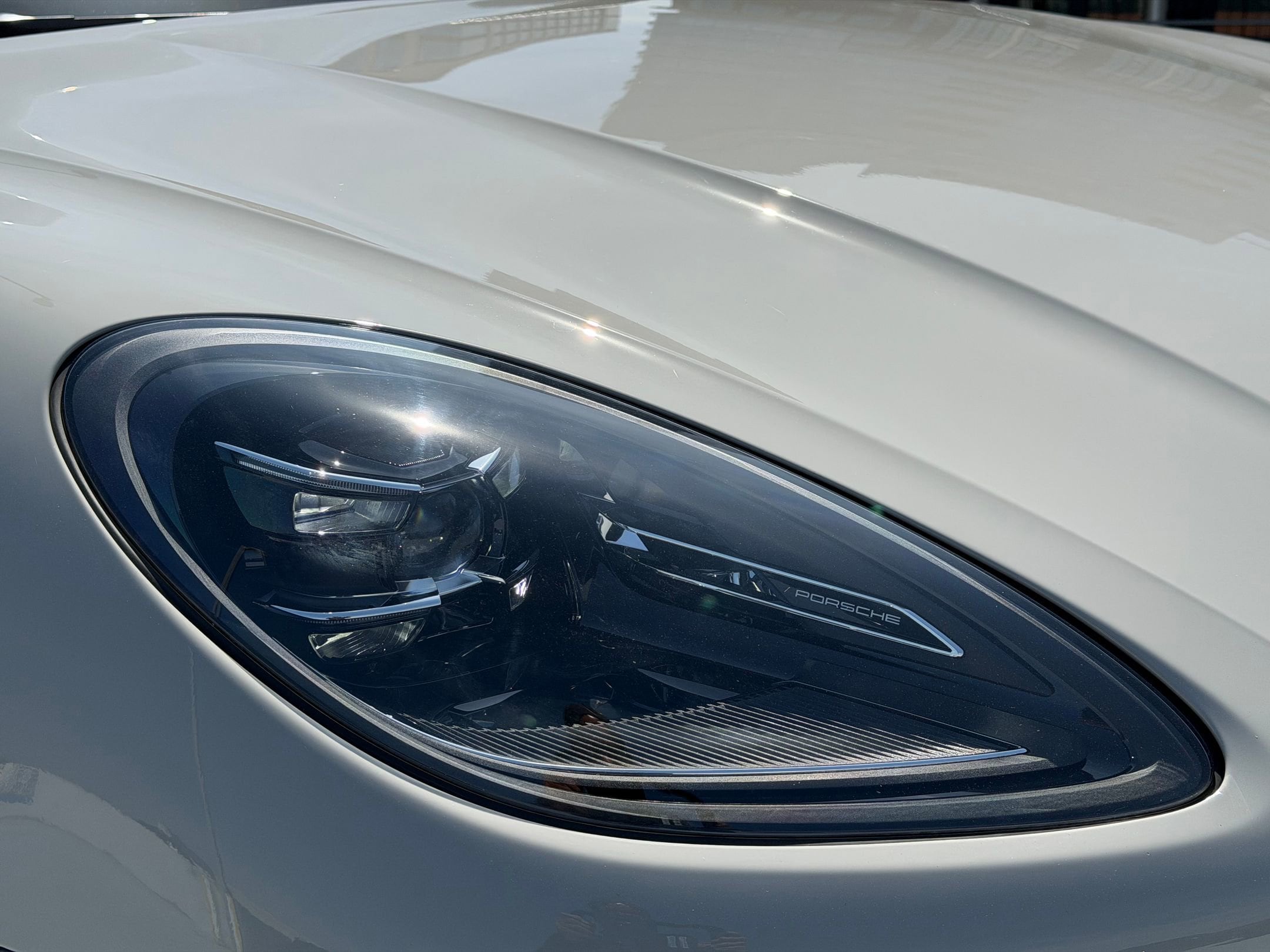 2026 Porsche Macan - Photo 12