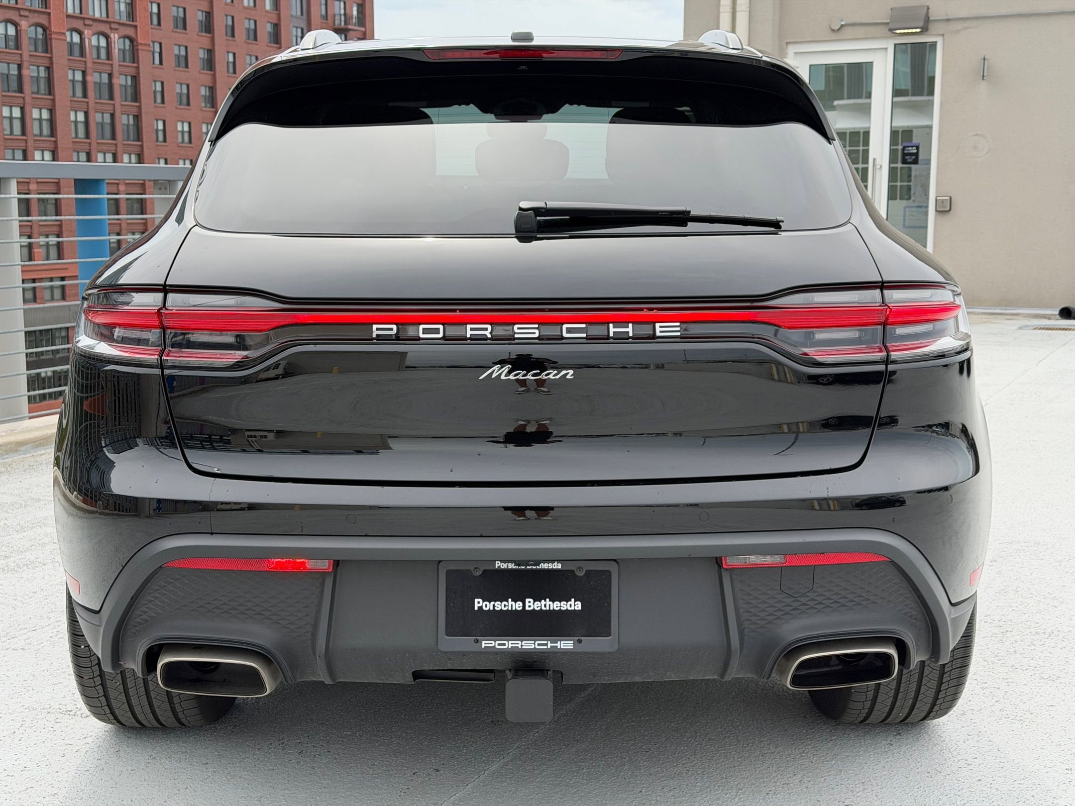 2026 Porsche Macan T - Photo 6
