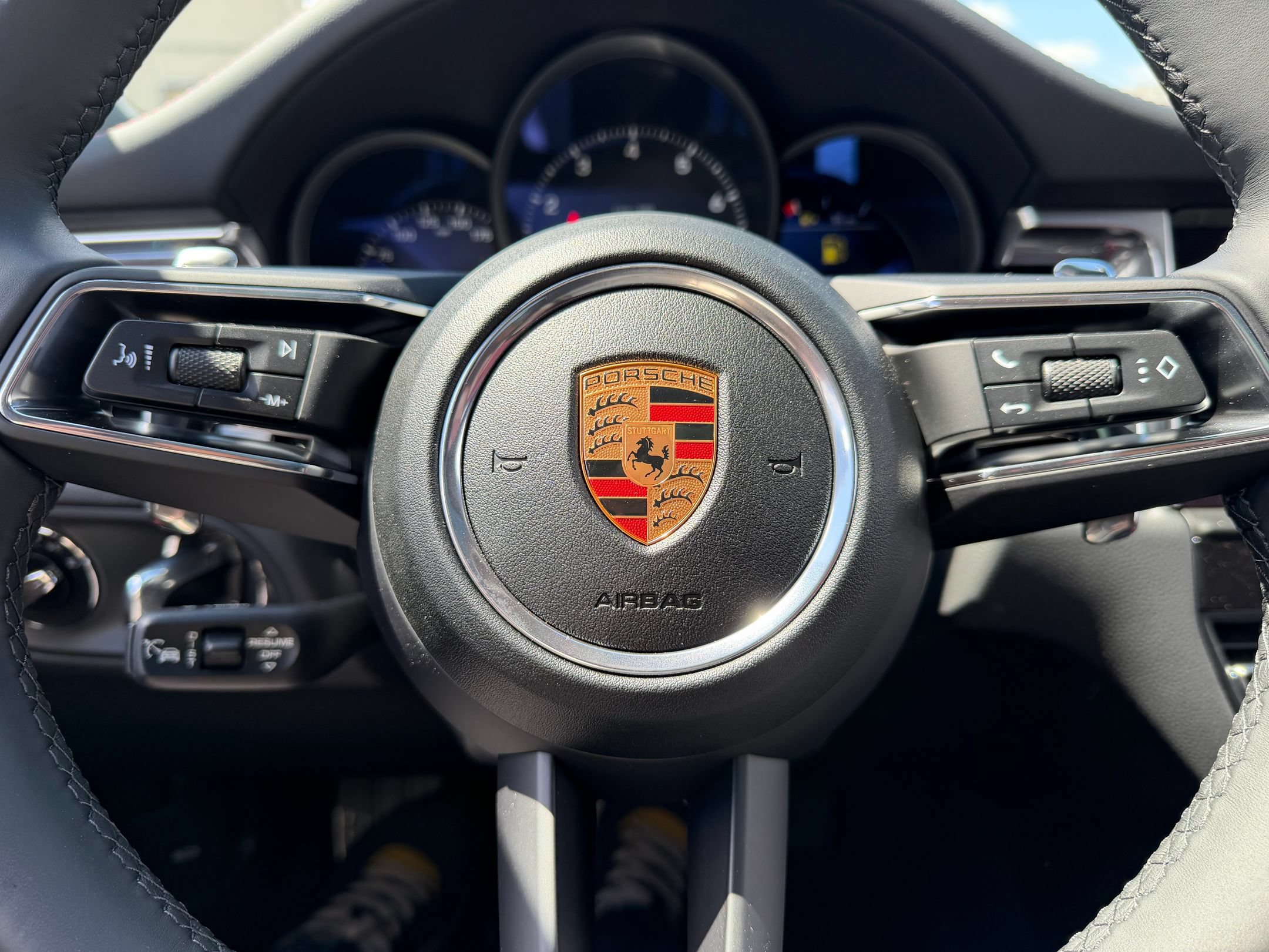 2026 Porsche Macan T - Photo 32