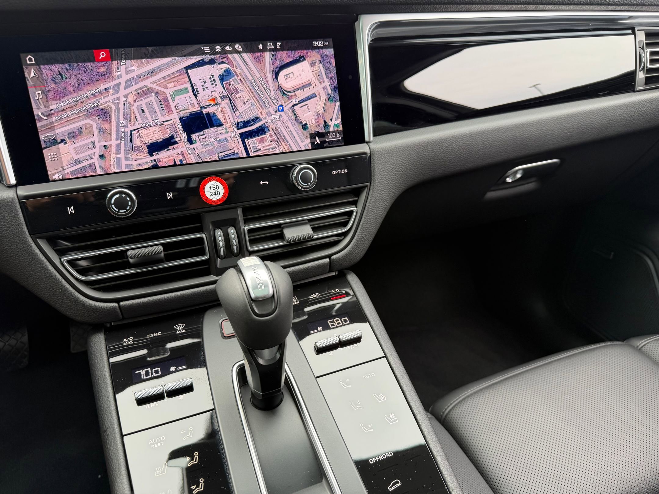 2026 Porsche Macan - Photo 28