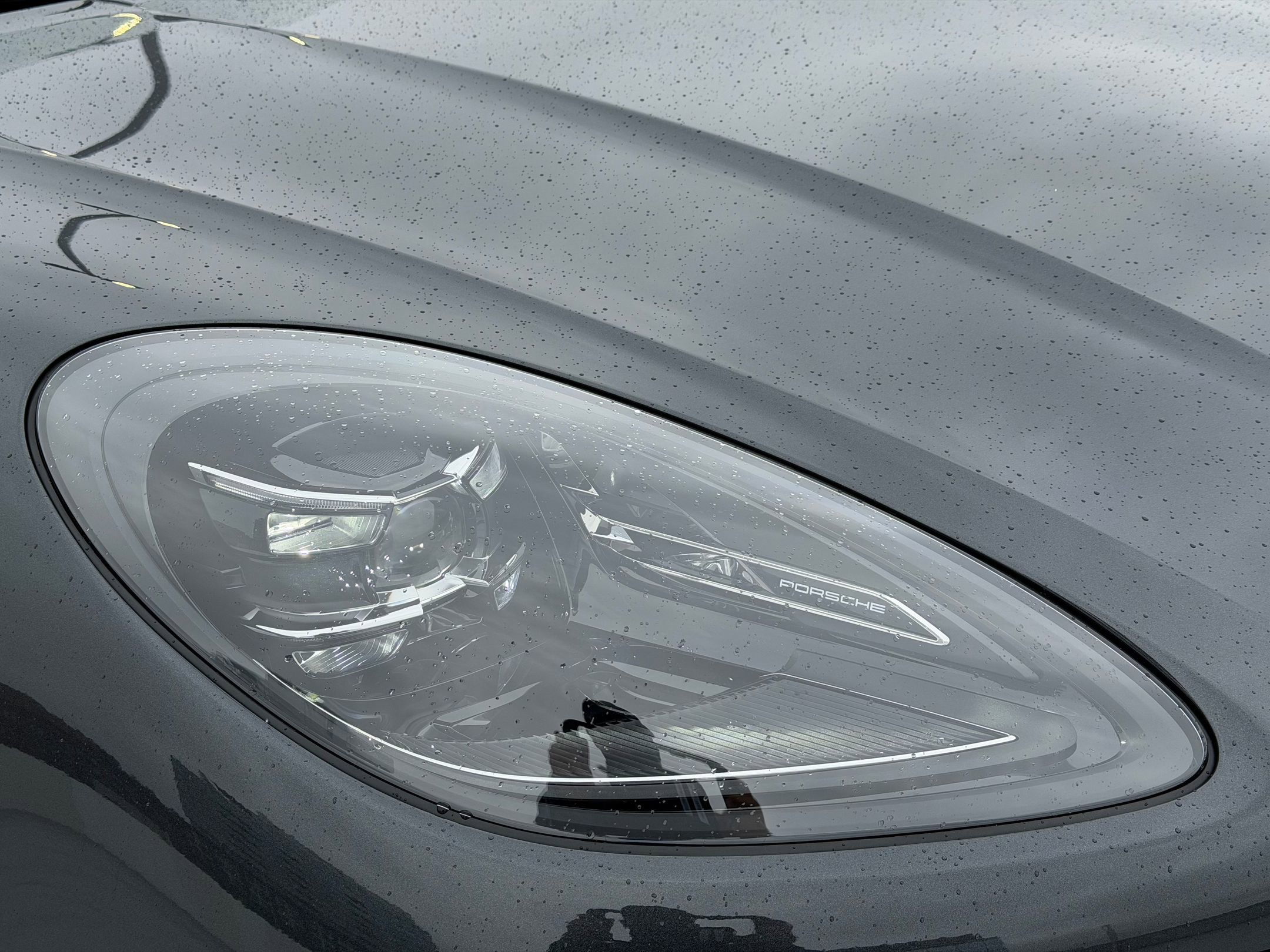 2026 Porsche Macan T - Photo 12