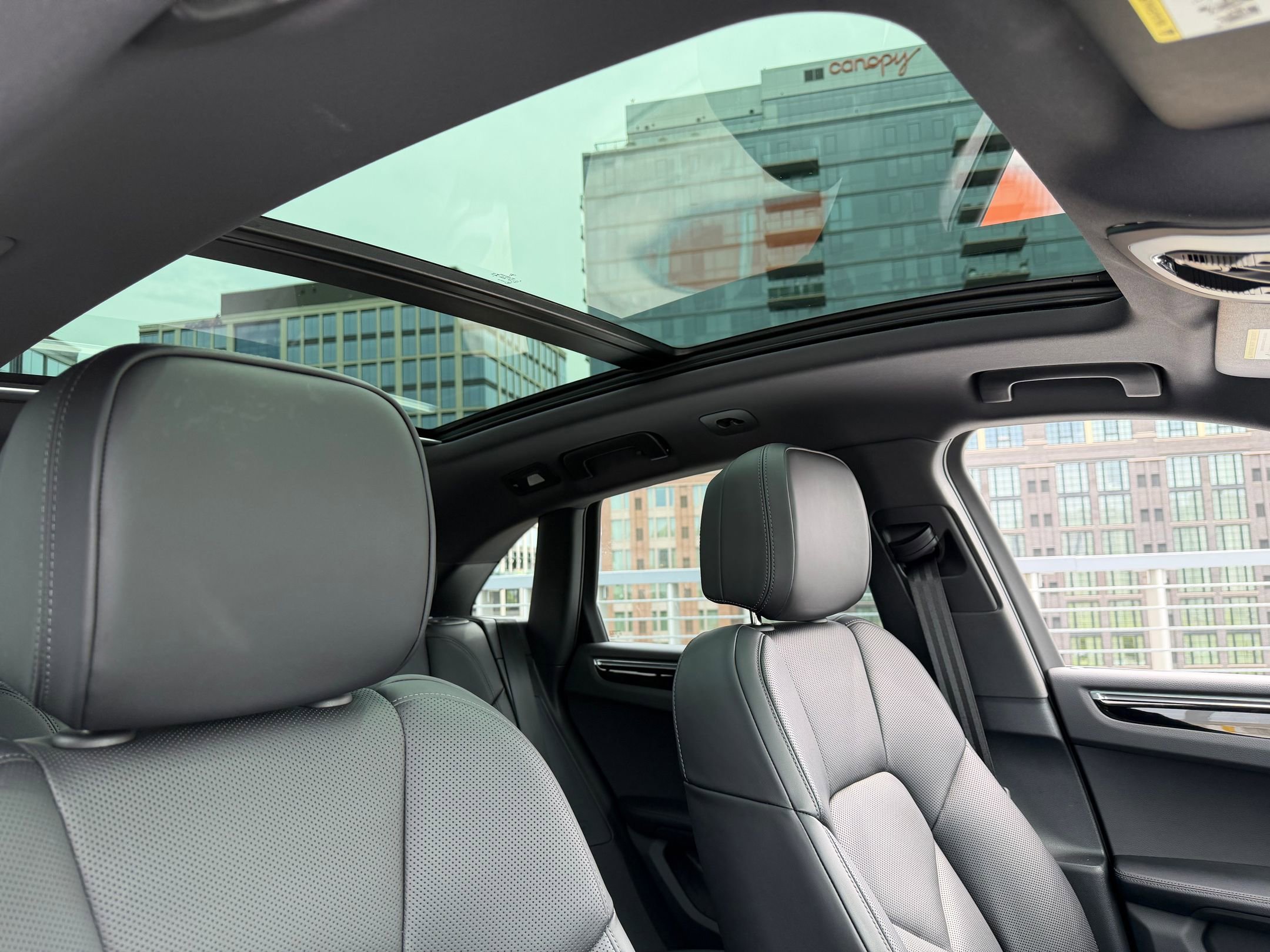 2026 Porsche Macan T - Photo 13