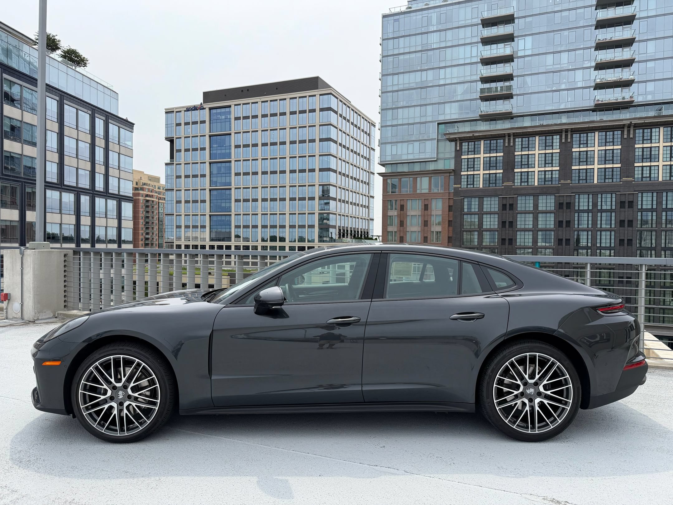 Panamera Panamera () Hatchback