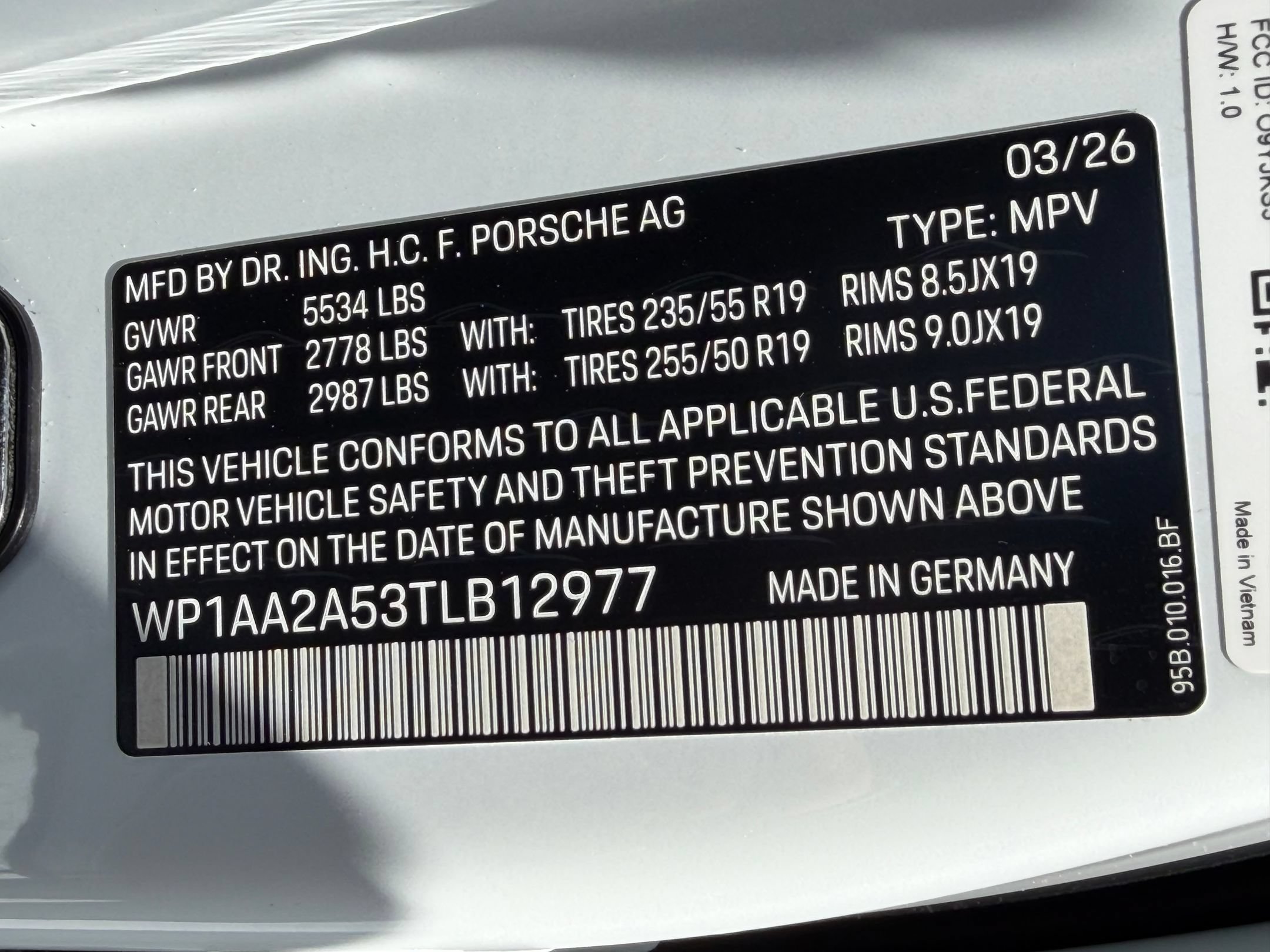 2026 Porsche Macan T - Photo 34