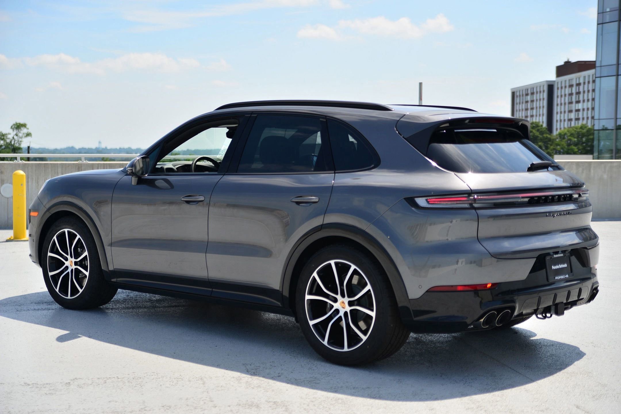 2025 Porsche Cayenne GTS photo 2