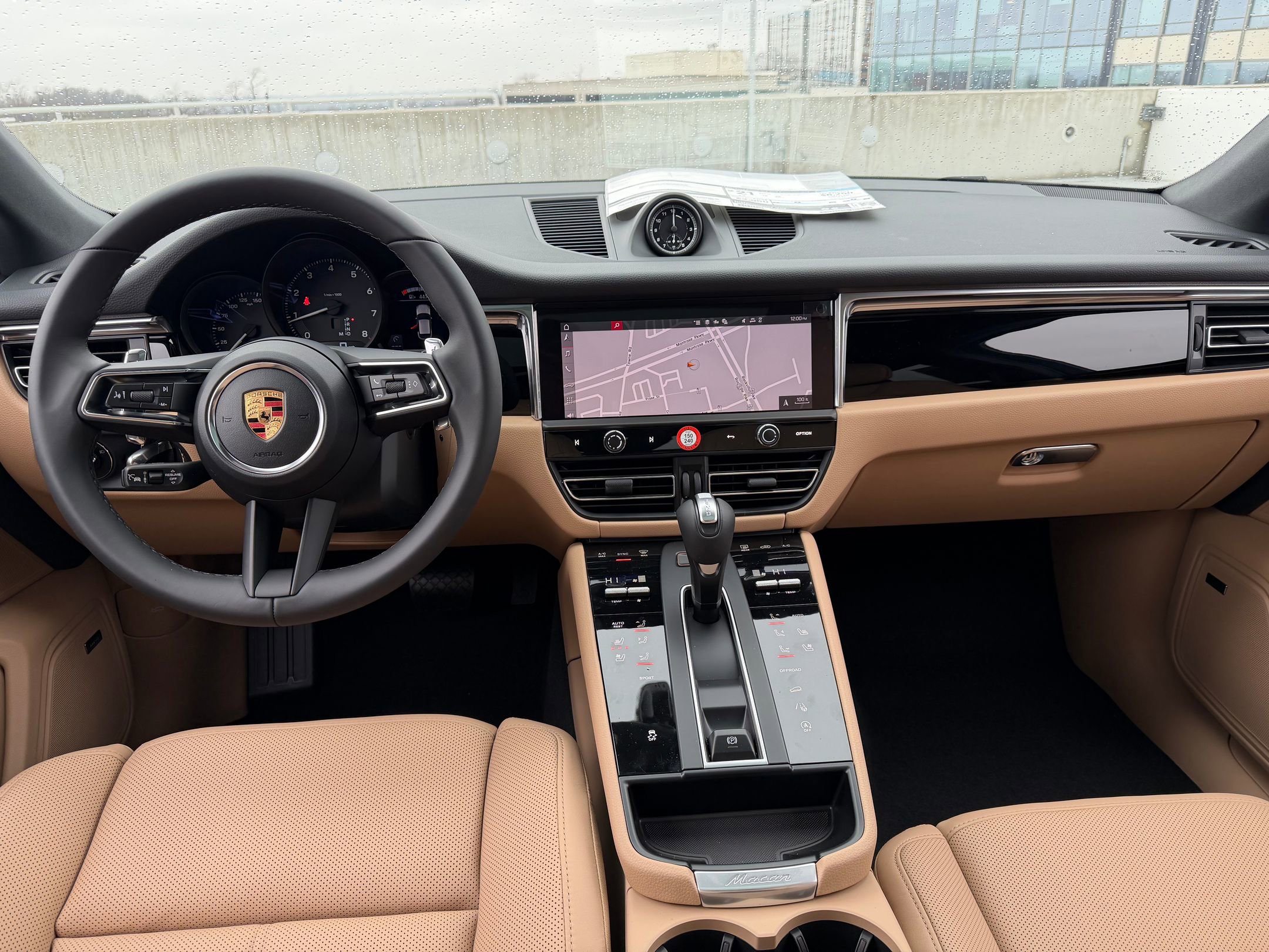 2026 Porsche Macan T - Photo 23