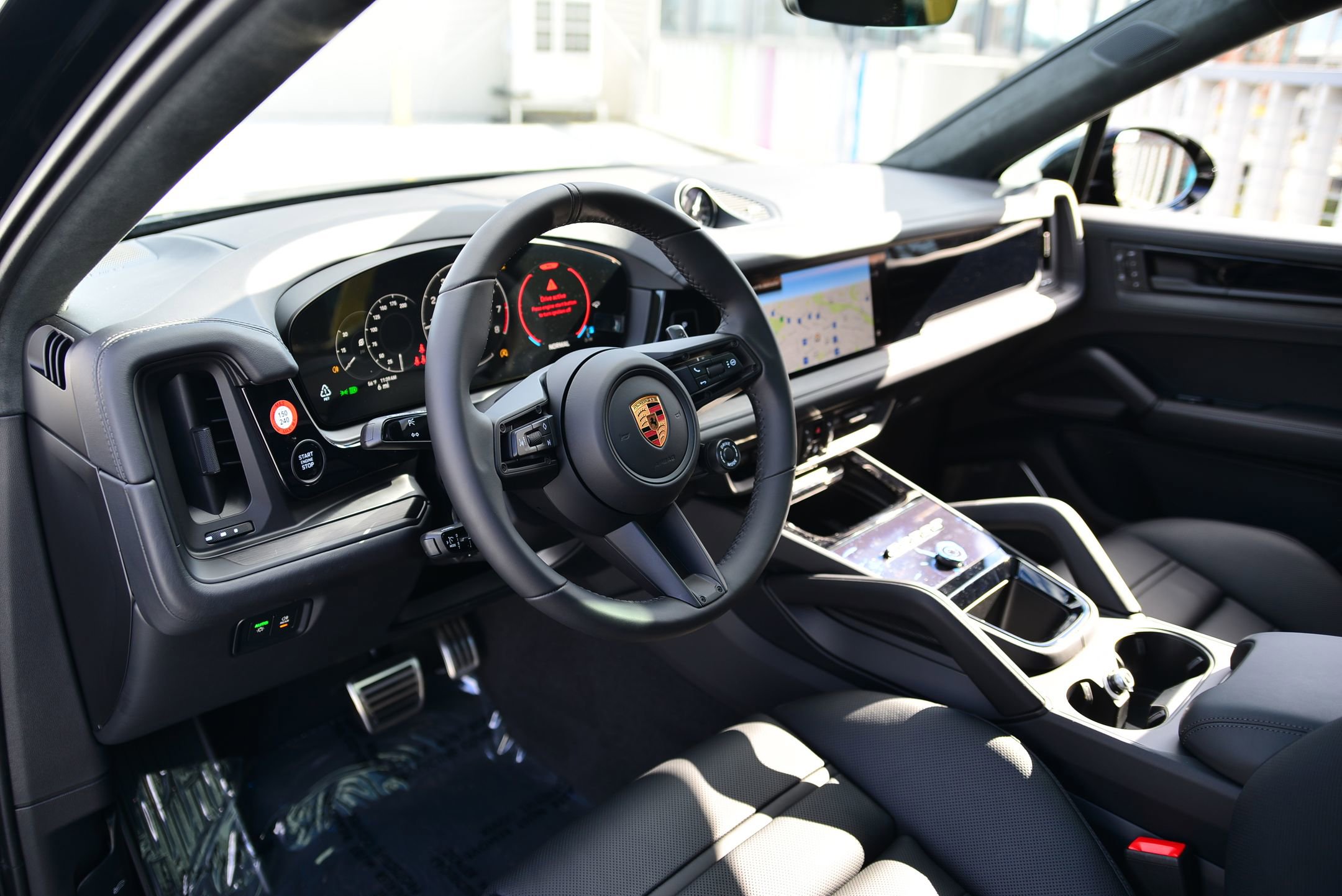 2026 Porsche Cayenne Coupe GTS photo 4