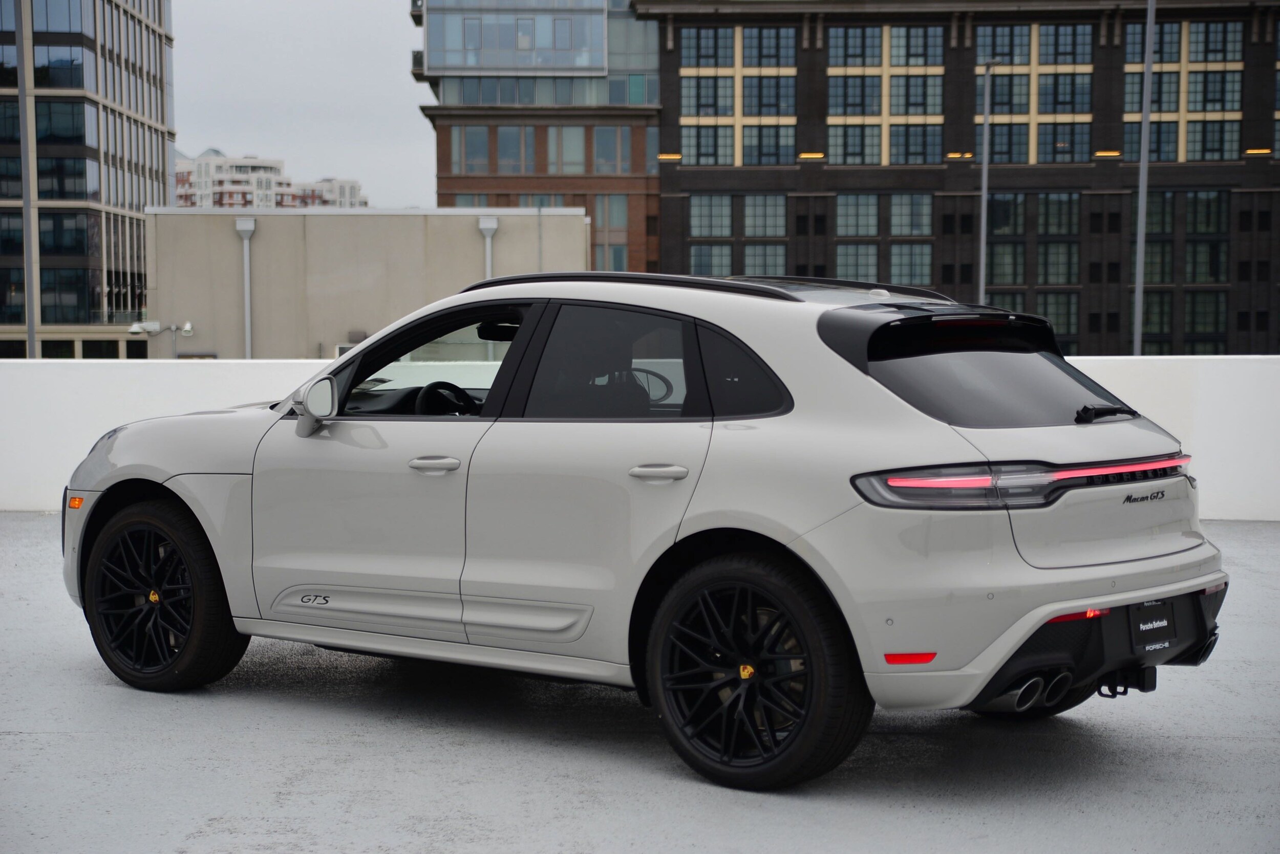 2025 Porsche Macan GTS photo 3