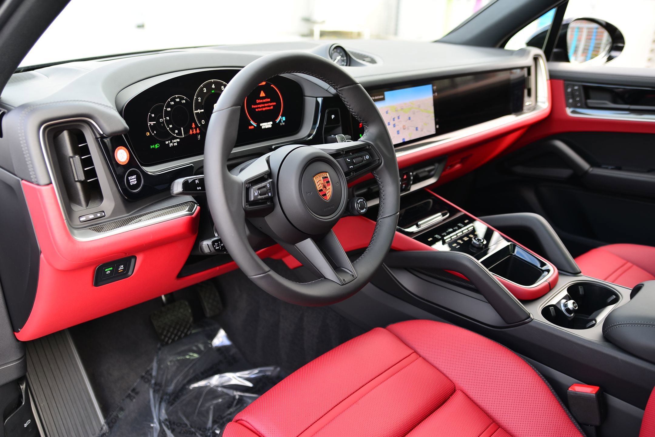 2026 Porsche Cayenne E-Hybrid photo 3