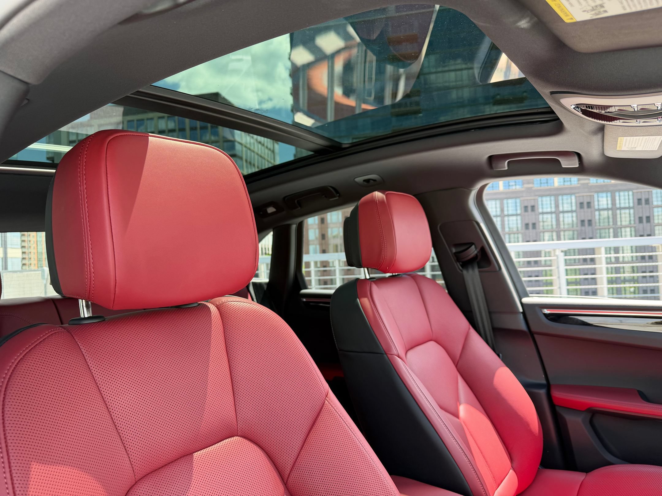 2026 Porsche Macan T - Photo 13