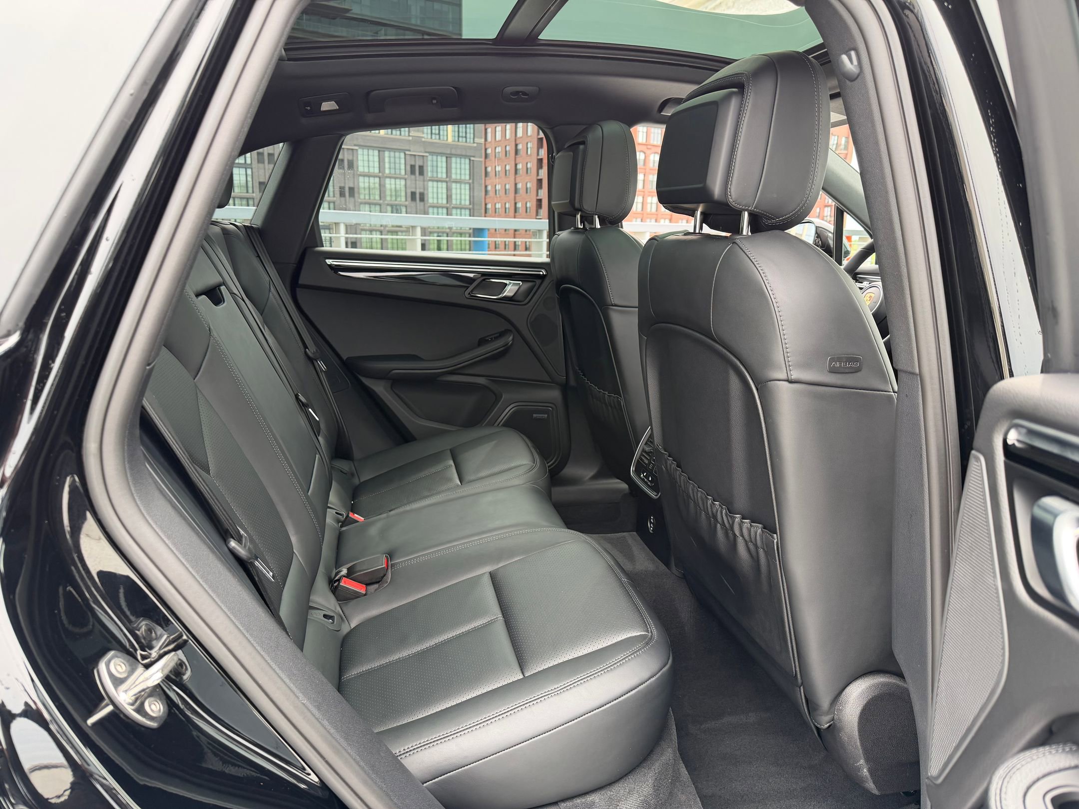 2026 Porsche Macan T - Photo 19