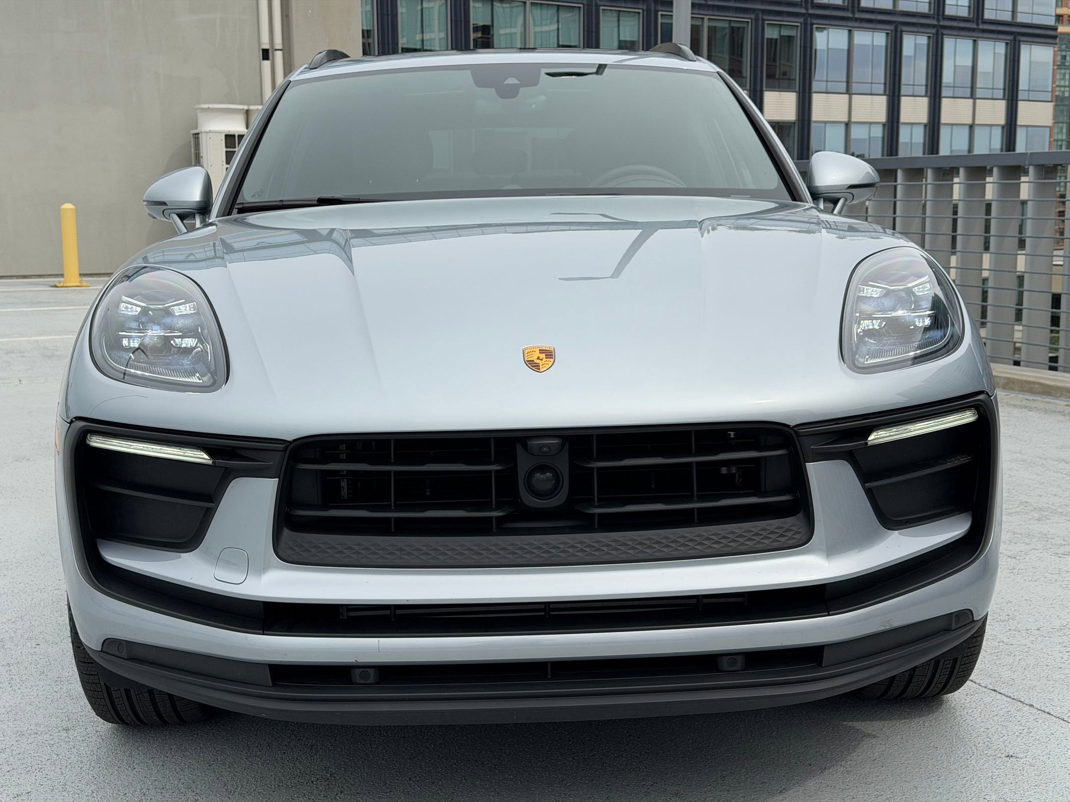 2026 Porsche Macan - Photo 10