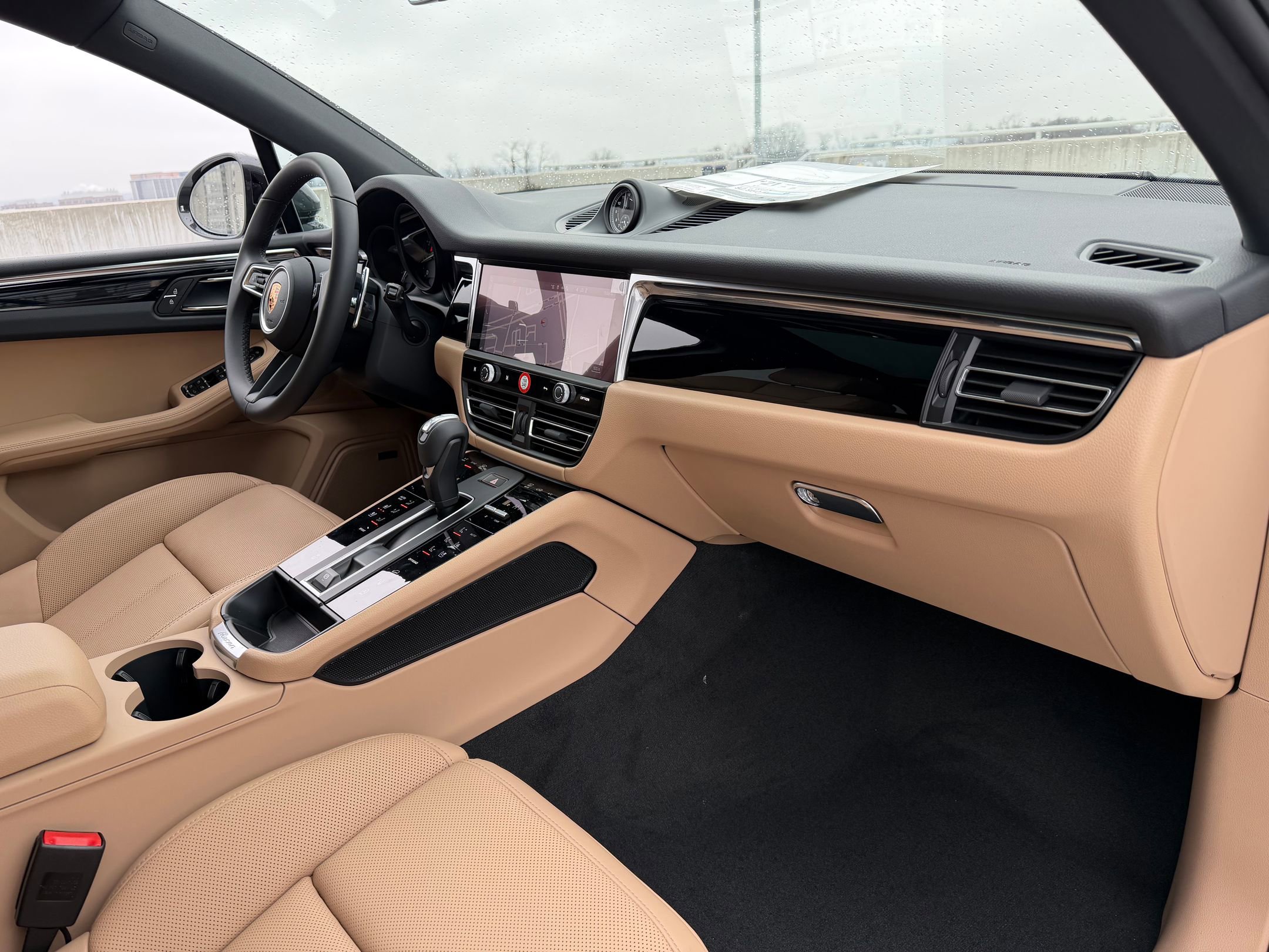 2026 Porsche Macan T - Photo 17
