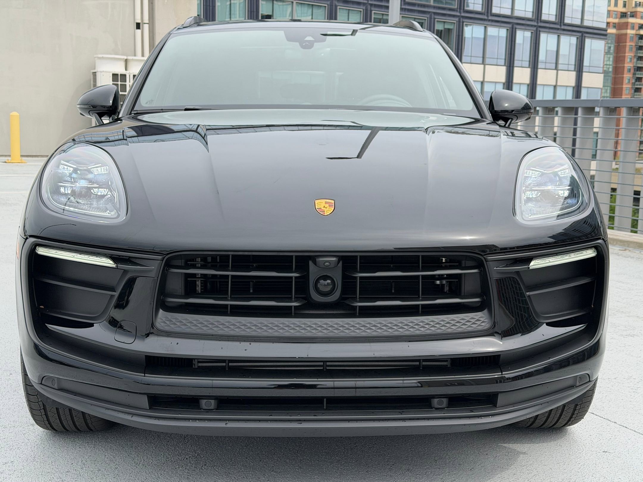 2026 Porsche Macan T - Photo 10