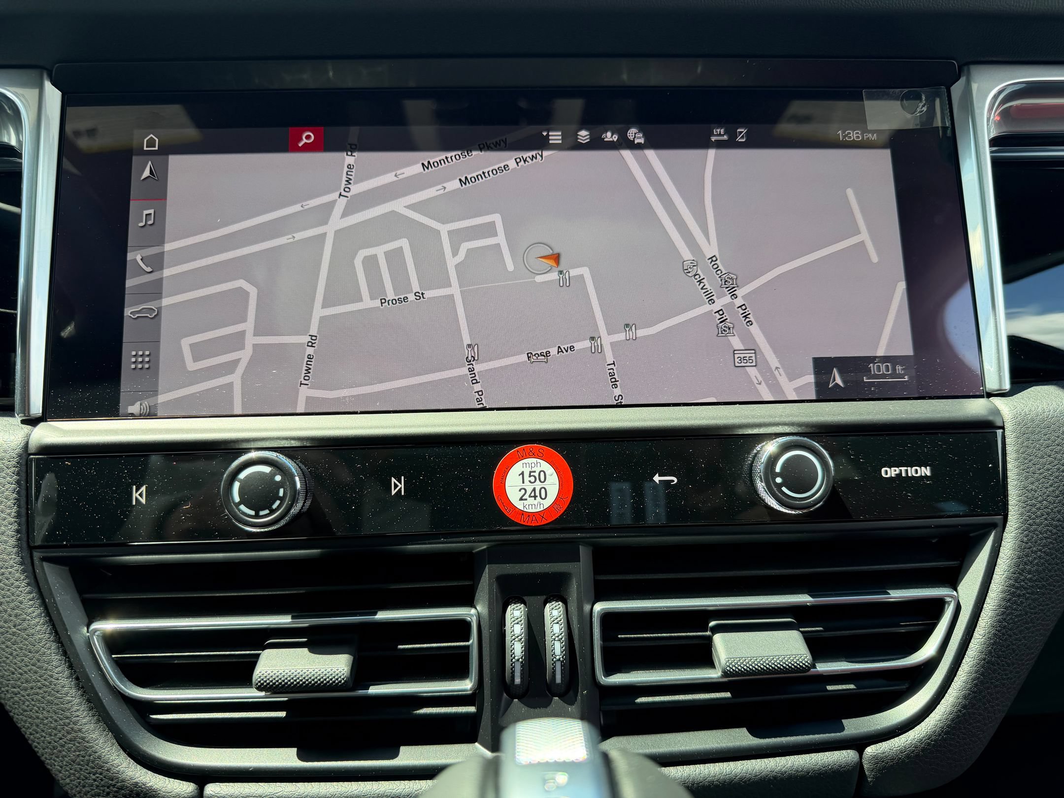 2026 Porsche Macan T - Photo 29