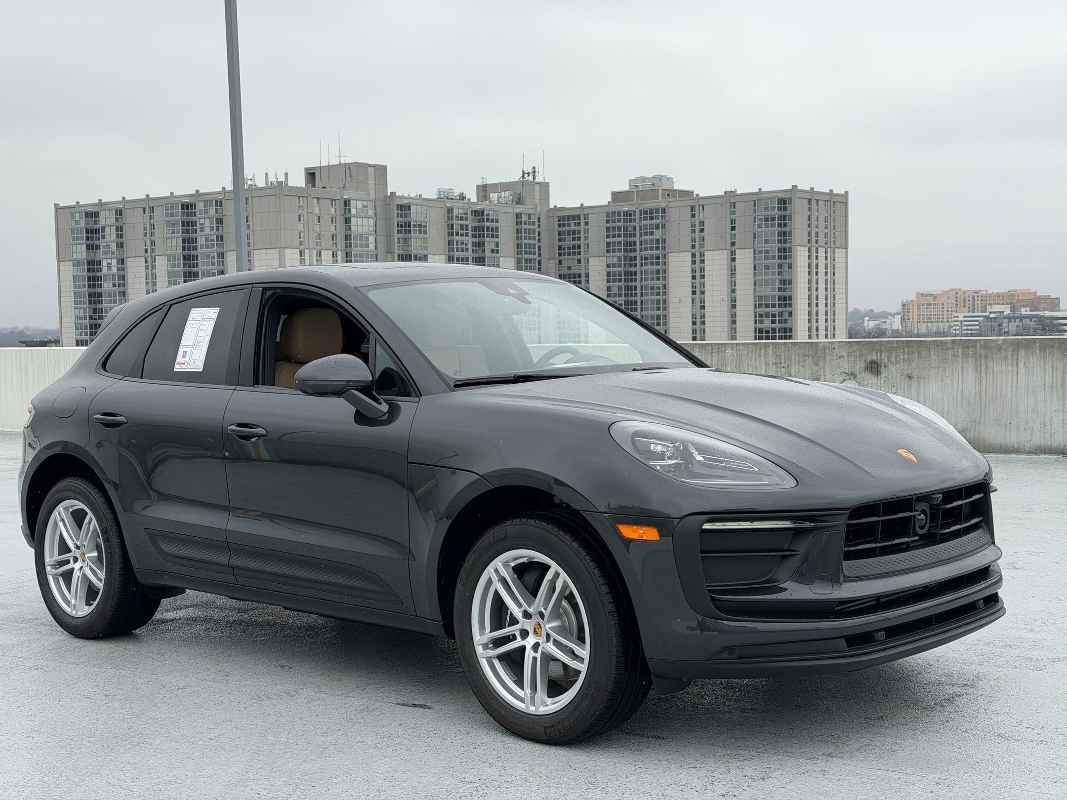 2026 Porsche Macan T - Photo 9