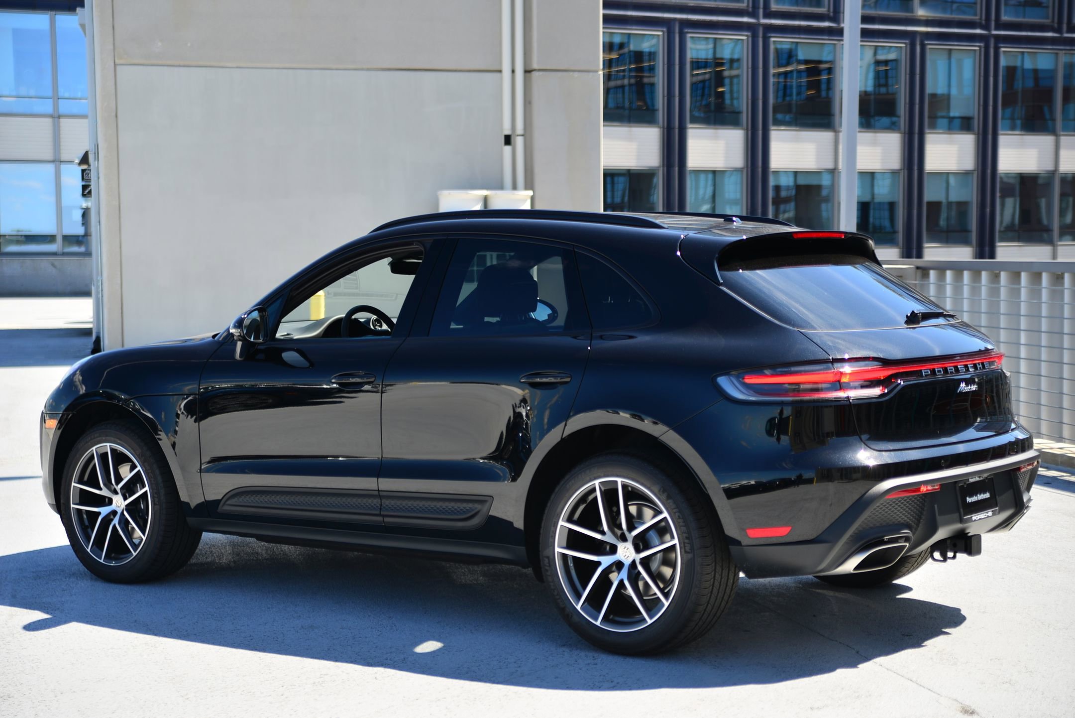 2026 Porsche Macan T photo 3