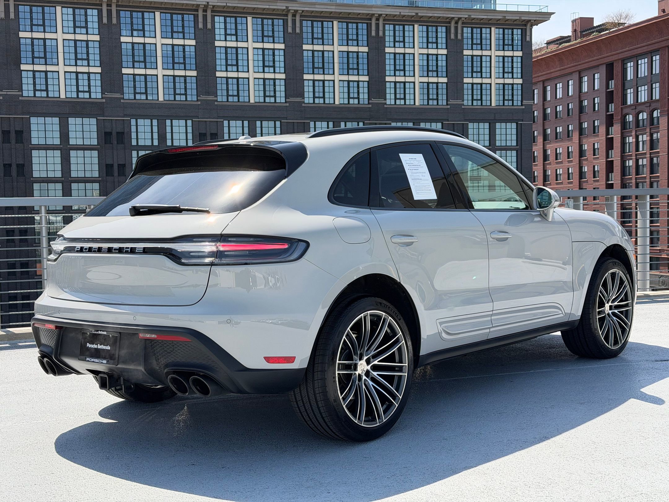 2026 Porsche Macan - Photo 7