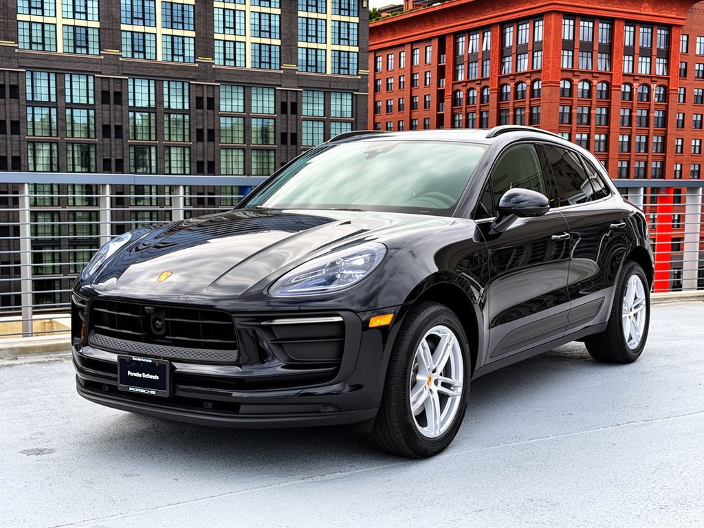 2023 Porsche Macan Base