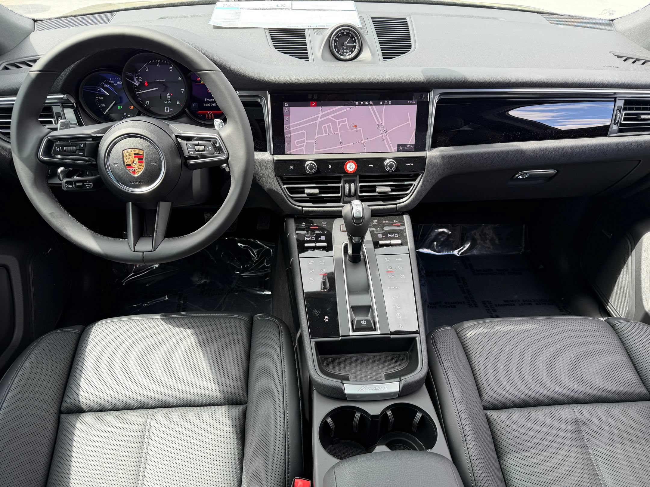 2026 Porsche Macan T - Photo 22
