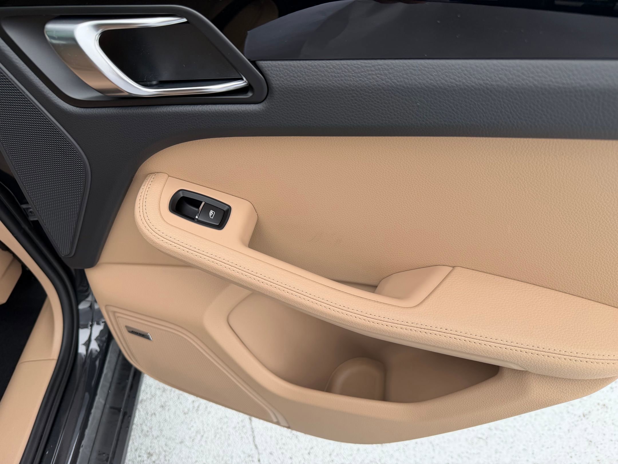 2026 Porsche Macan T - Photo 20