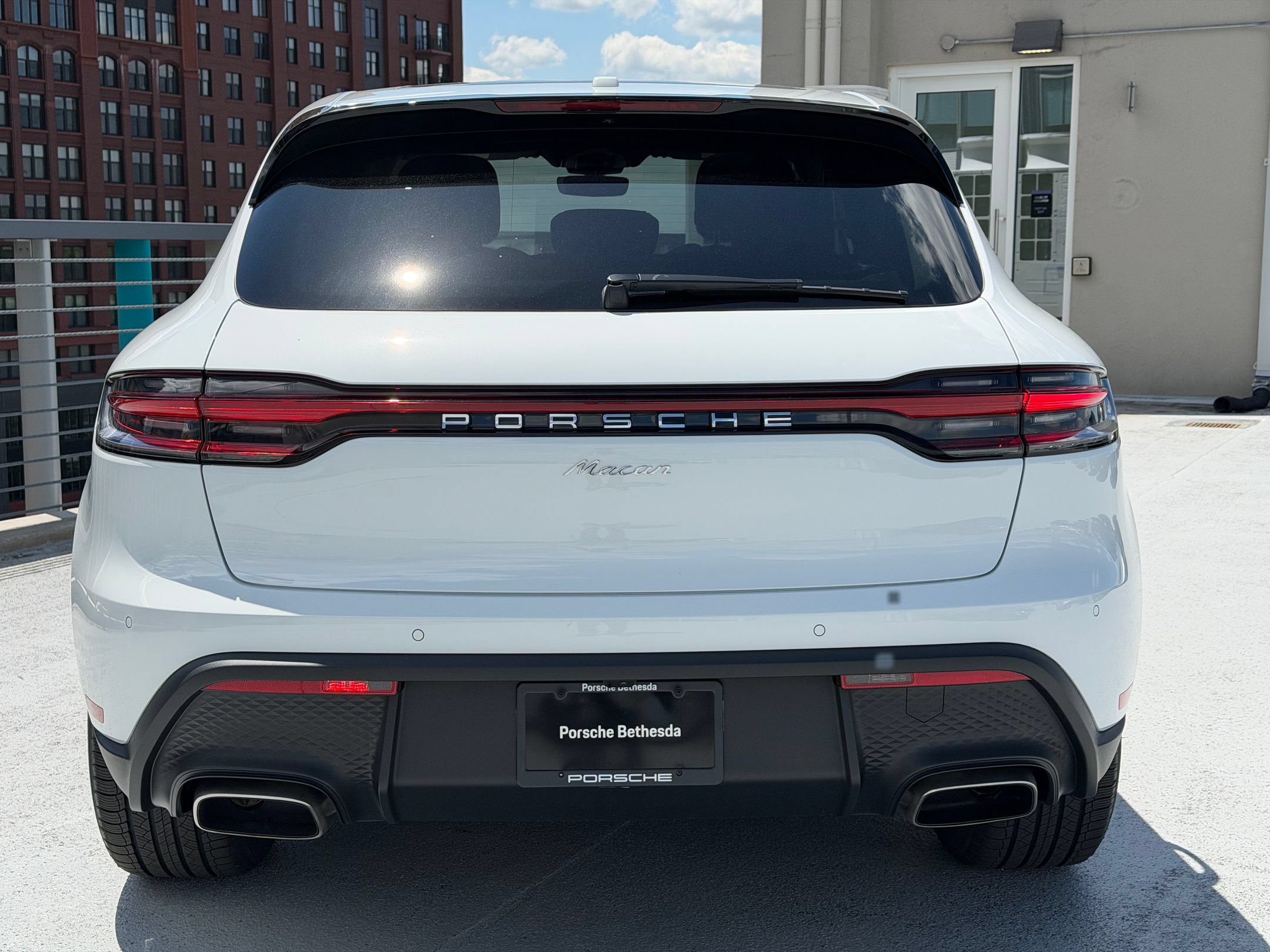 2026 Porsche Macan T - Photo 6