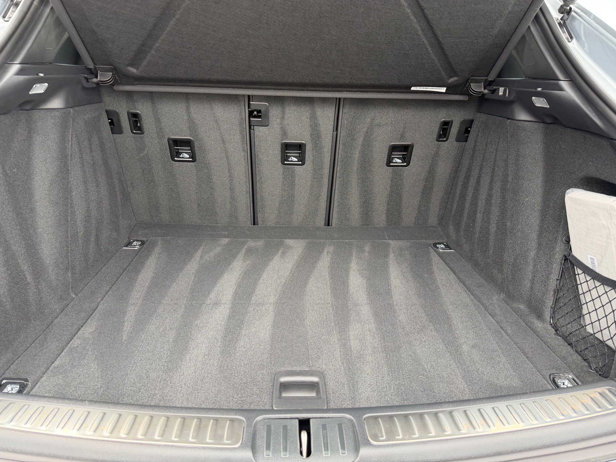 2026 Porsche Macan - Photo 21