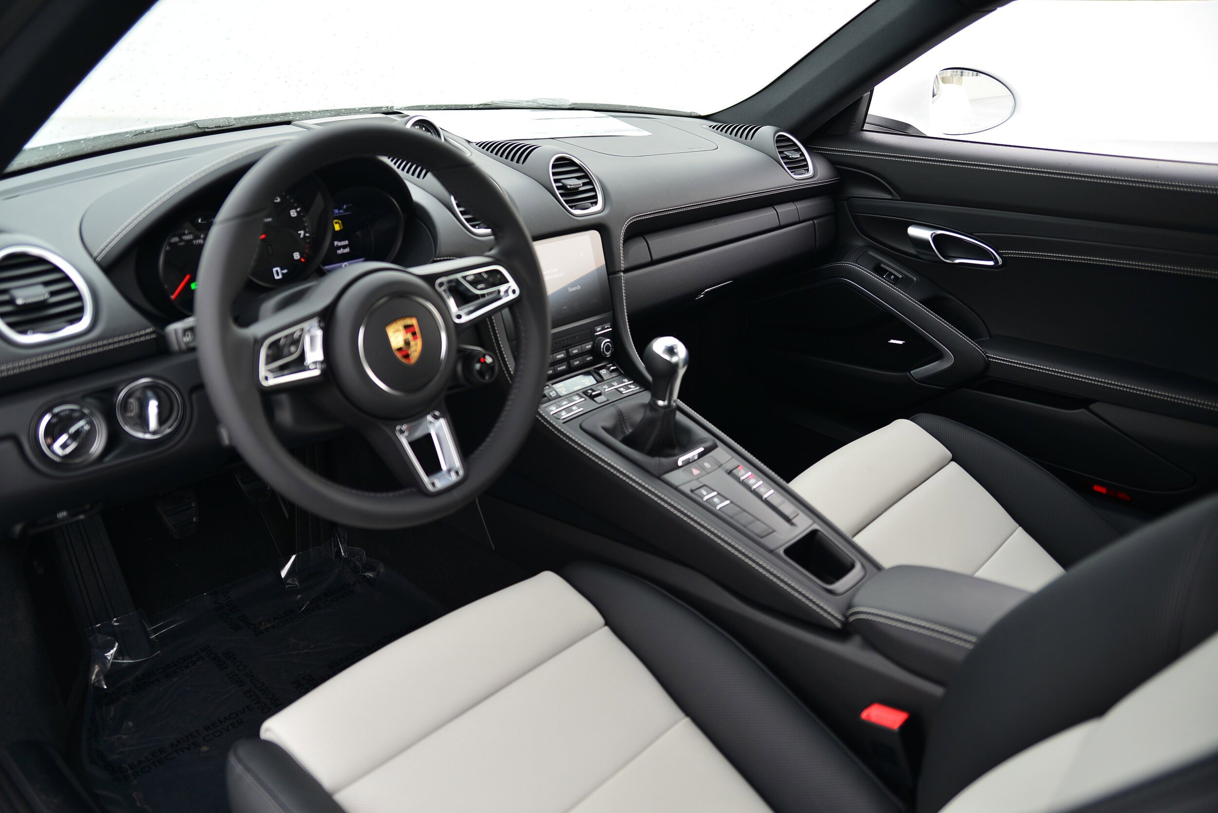 2025 Porsche Cayman Base photo 4
