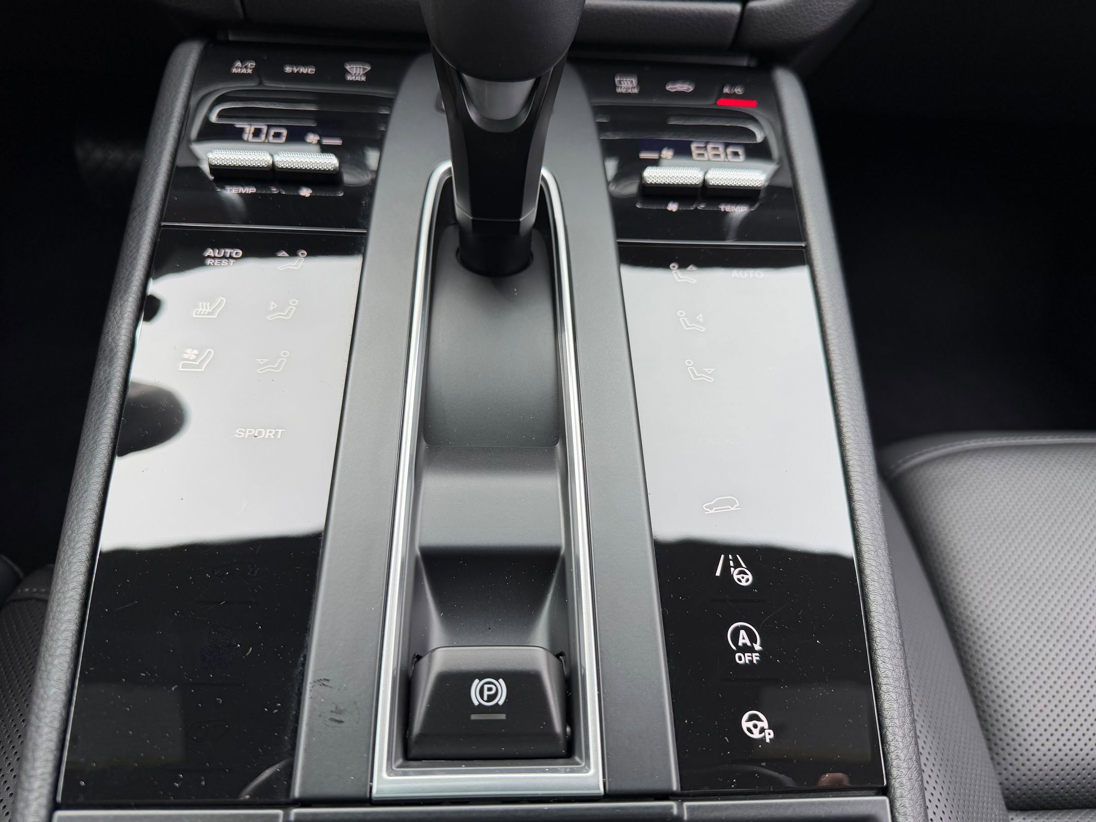 2026 Porsche Macan - Photo 29