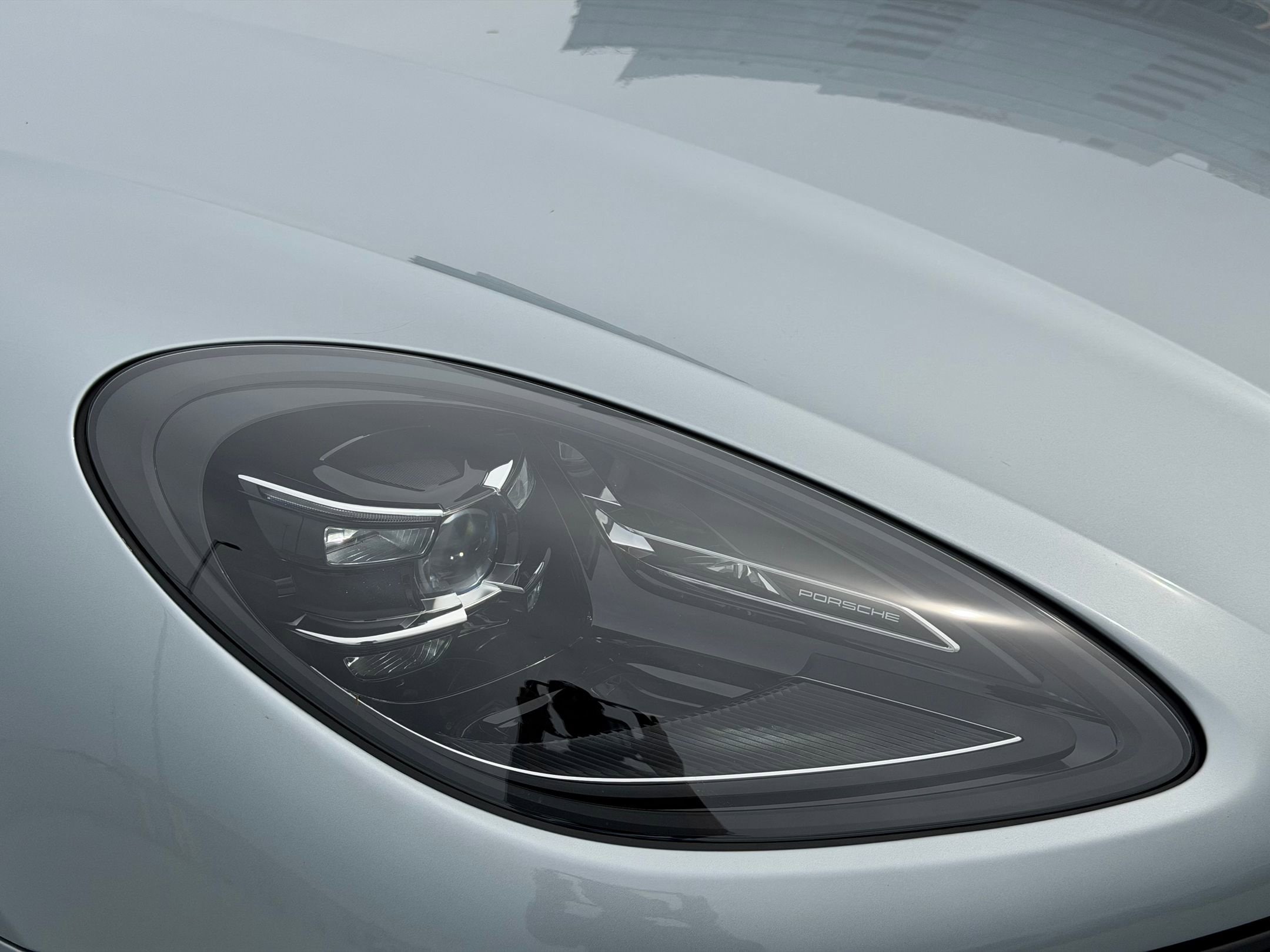 2026 Porsche Macan - Photo 12