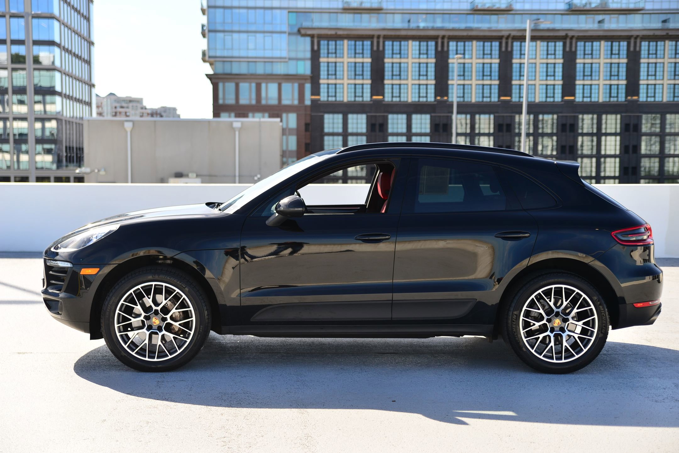2018 Porsche Macan S photo 2