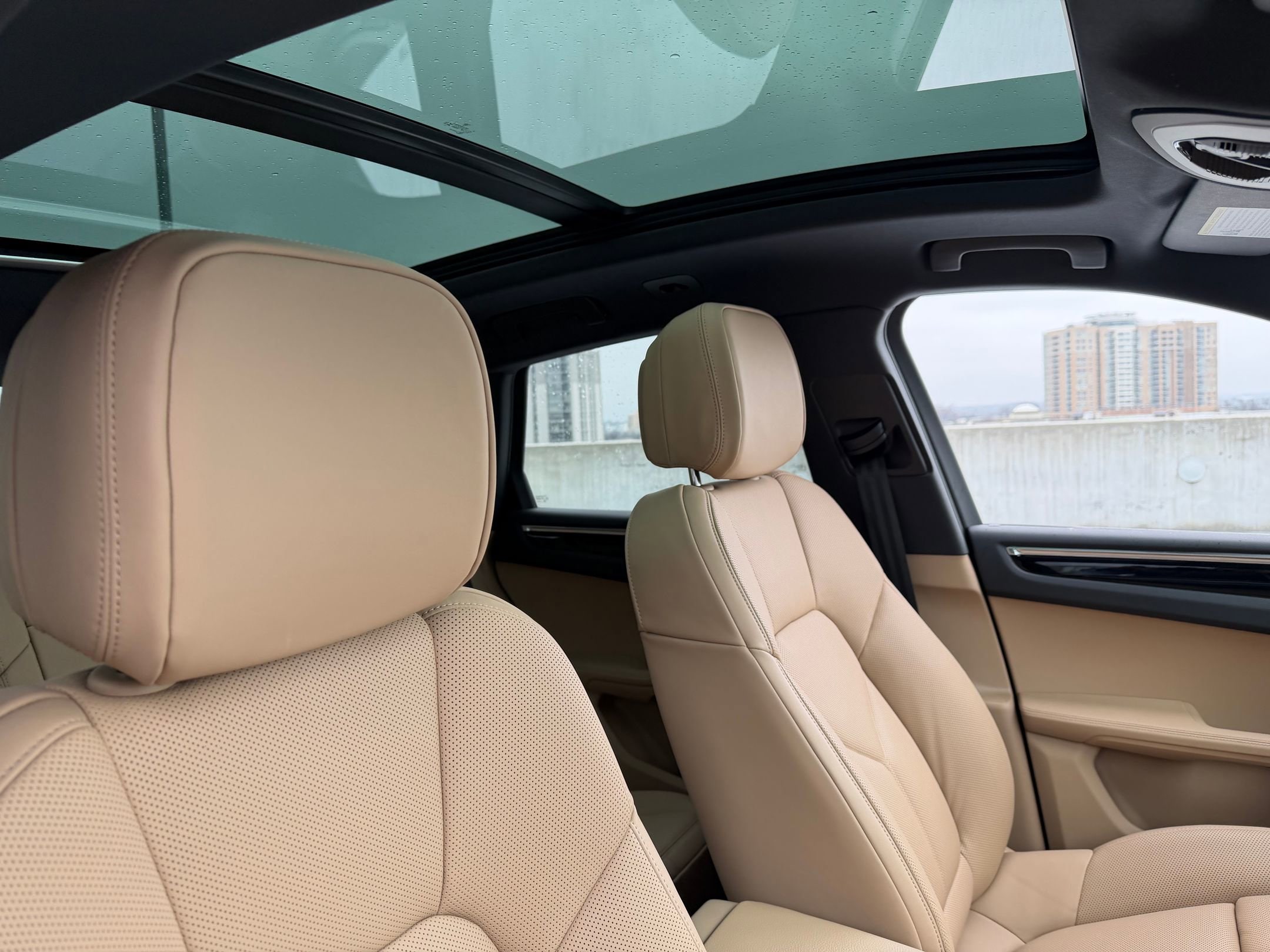 2026 Porsche Macan T - Photo 13