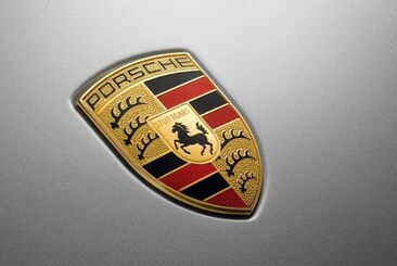 2025 Porsche Macan SUV