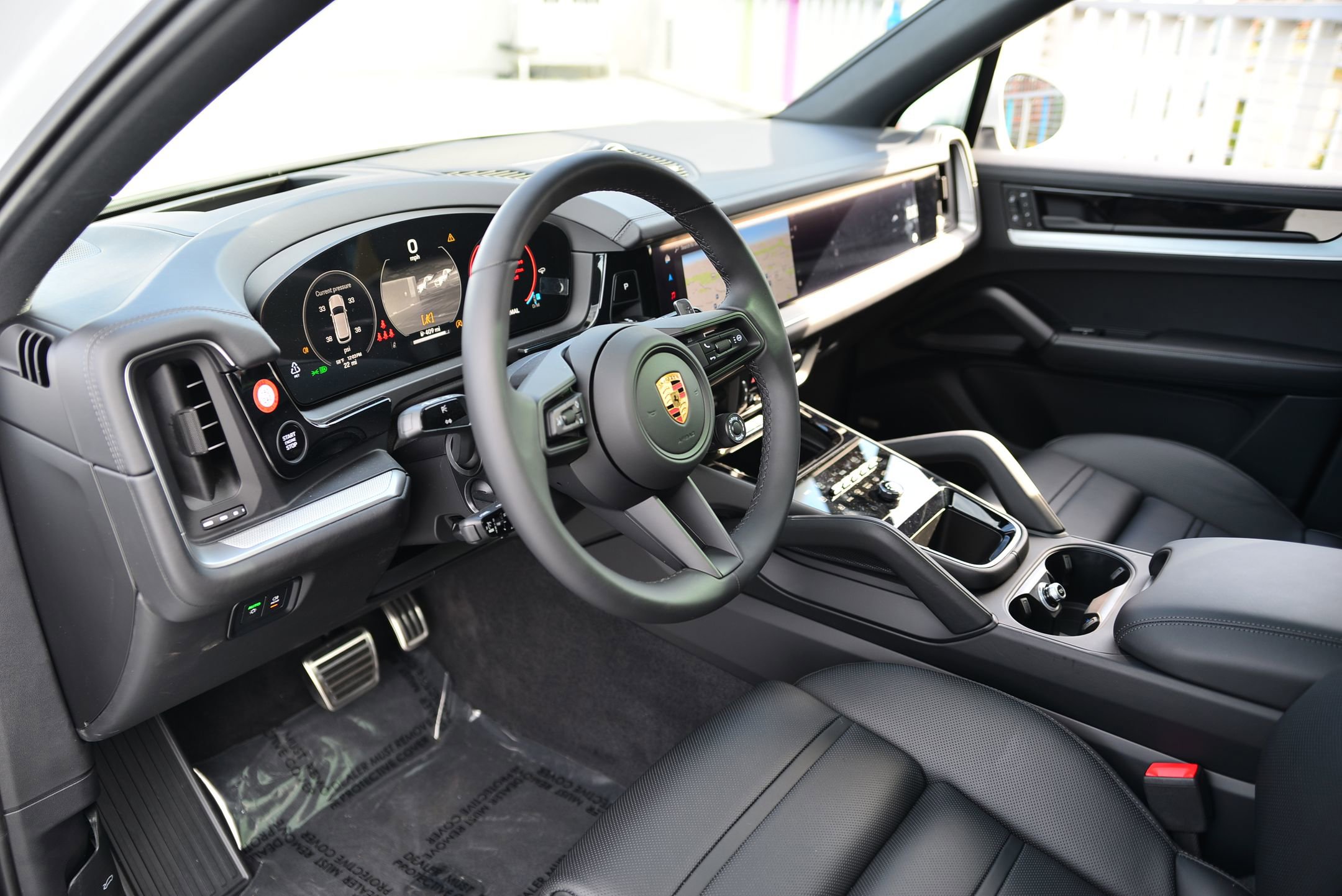 2025 Porsche Cayenne S photo 4