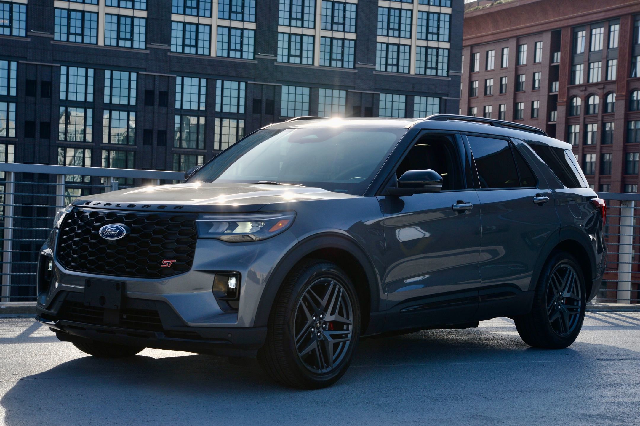 2025 Ford Explorer ST's photo