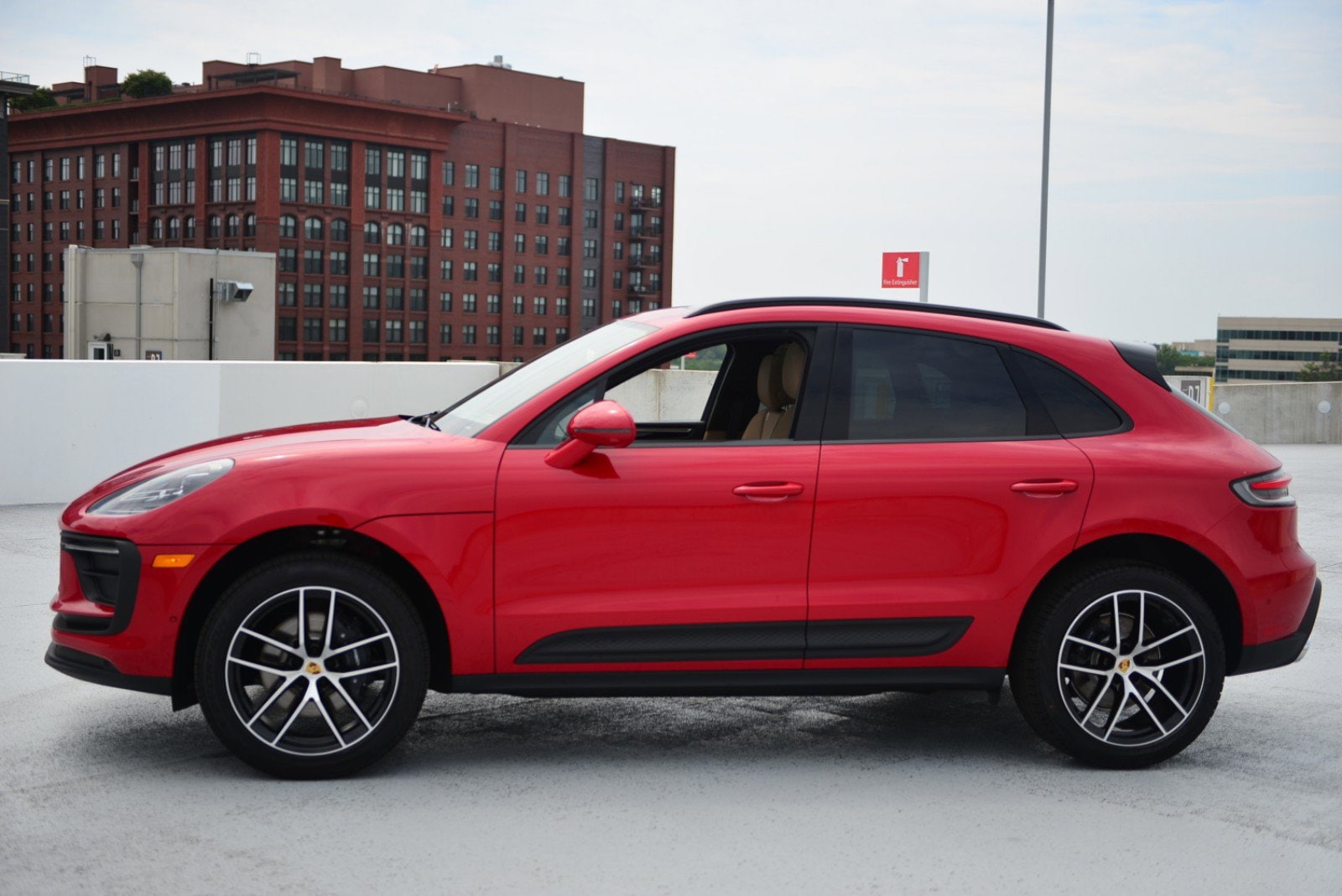 Used 2025 Porsche Macan Base with VIN WP1AA2A54SLB01078 for sale in North Bethesda, MD