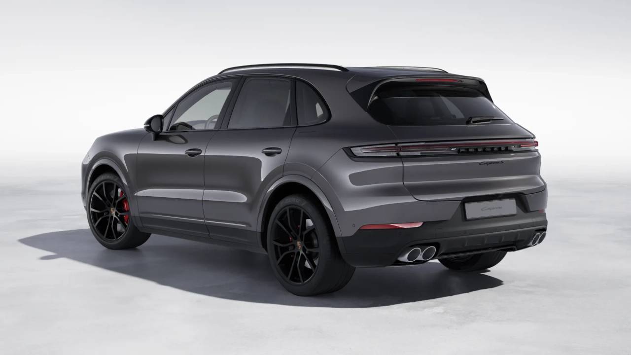 2026 Porsche Cayenne S photo 3