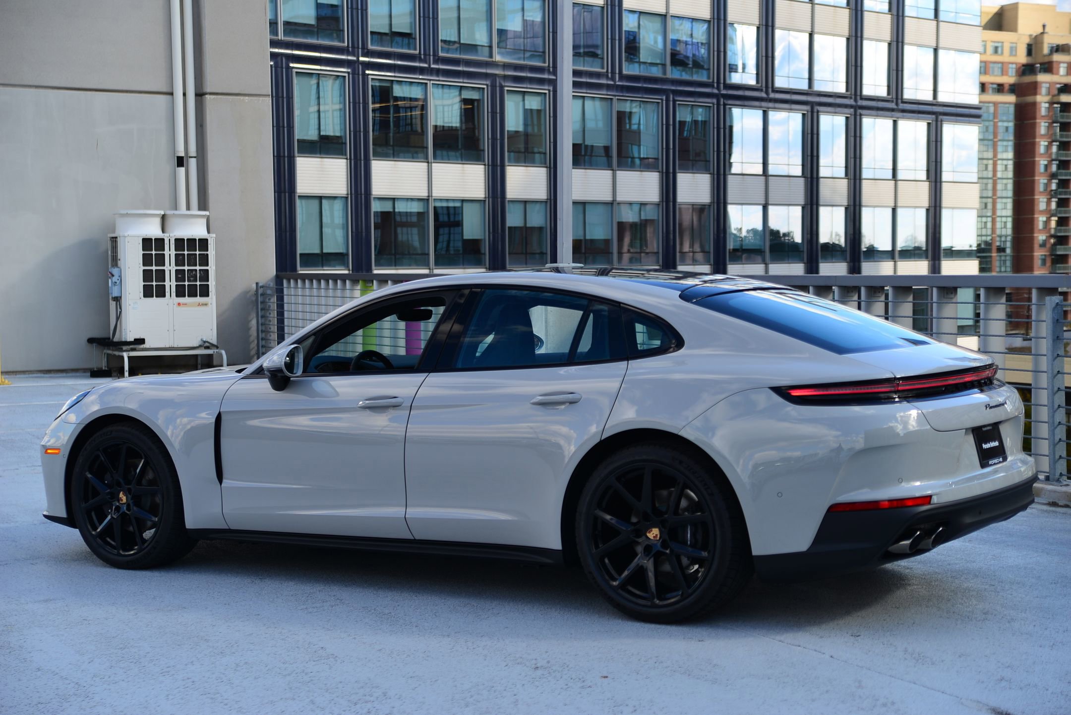 2026 Porsche Panamera 4 photo 3