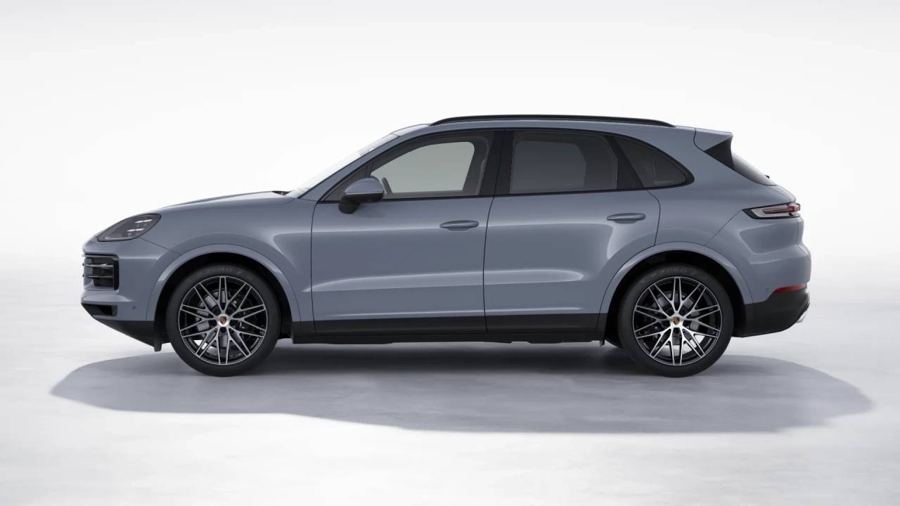 2026 Porsche Cayenne photo 2