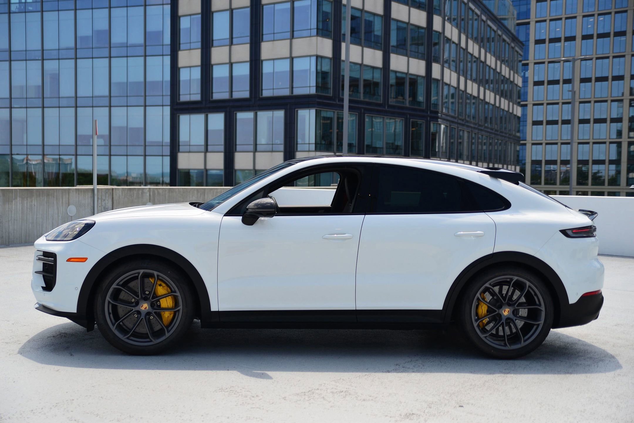 2025 Porsche Cayenne Coupe Turbo GT photo 2