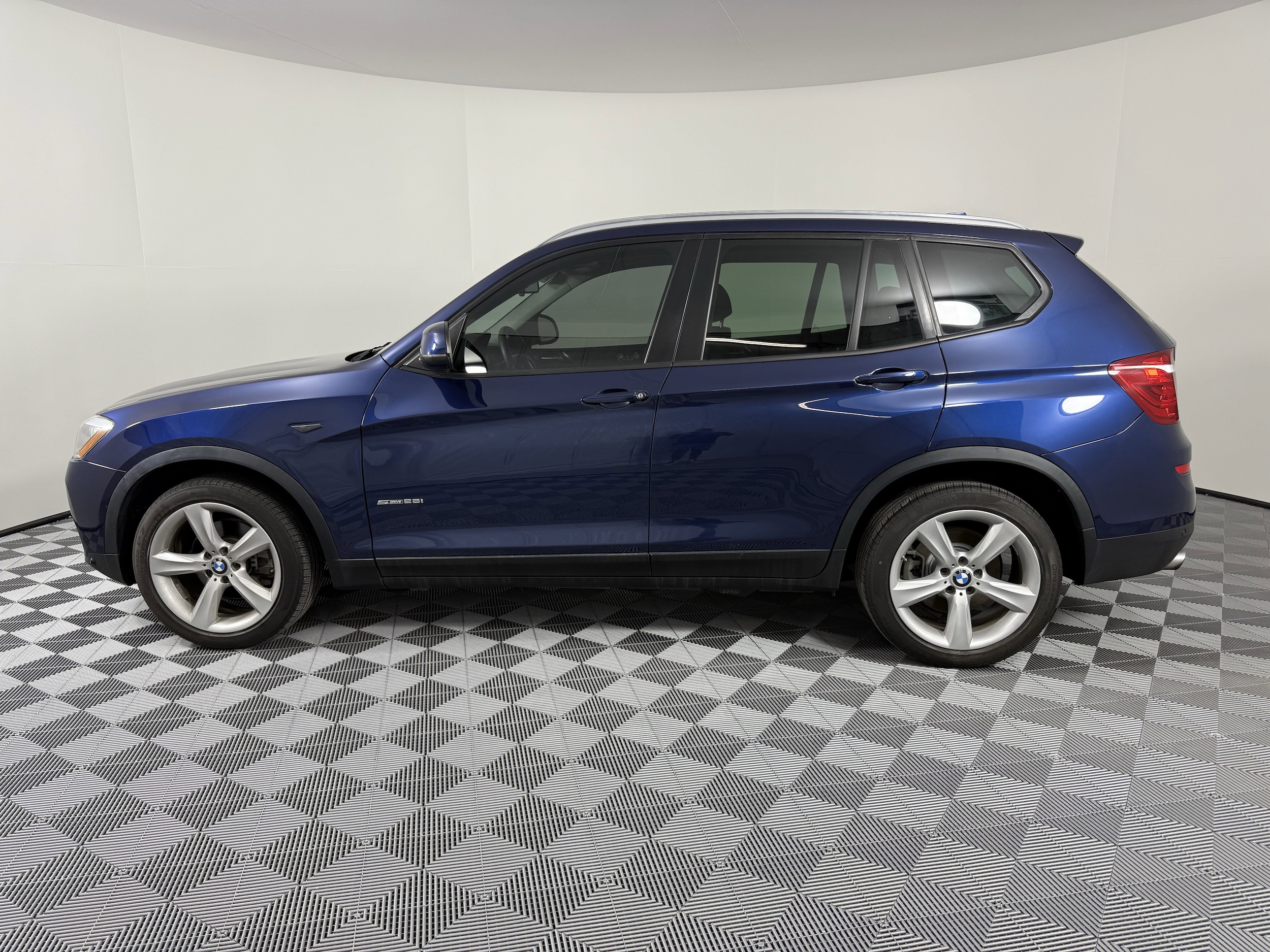 Used 2017 BMW X3 sDrive28i with VIN 5UXWZ7C35H0V89815 for sale in Houston, TX