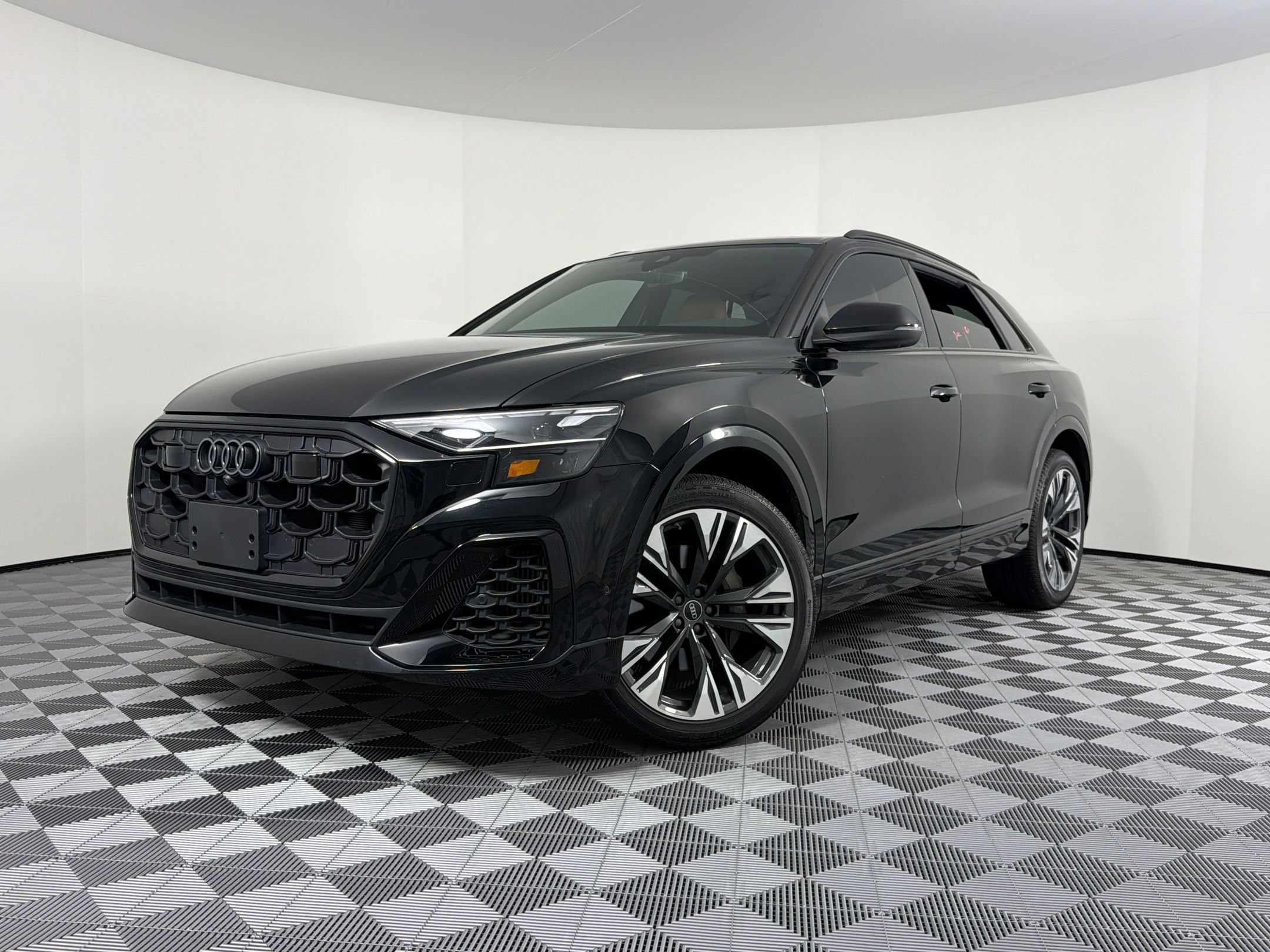 Q8 Premium Plus SUV