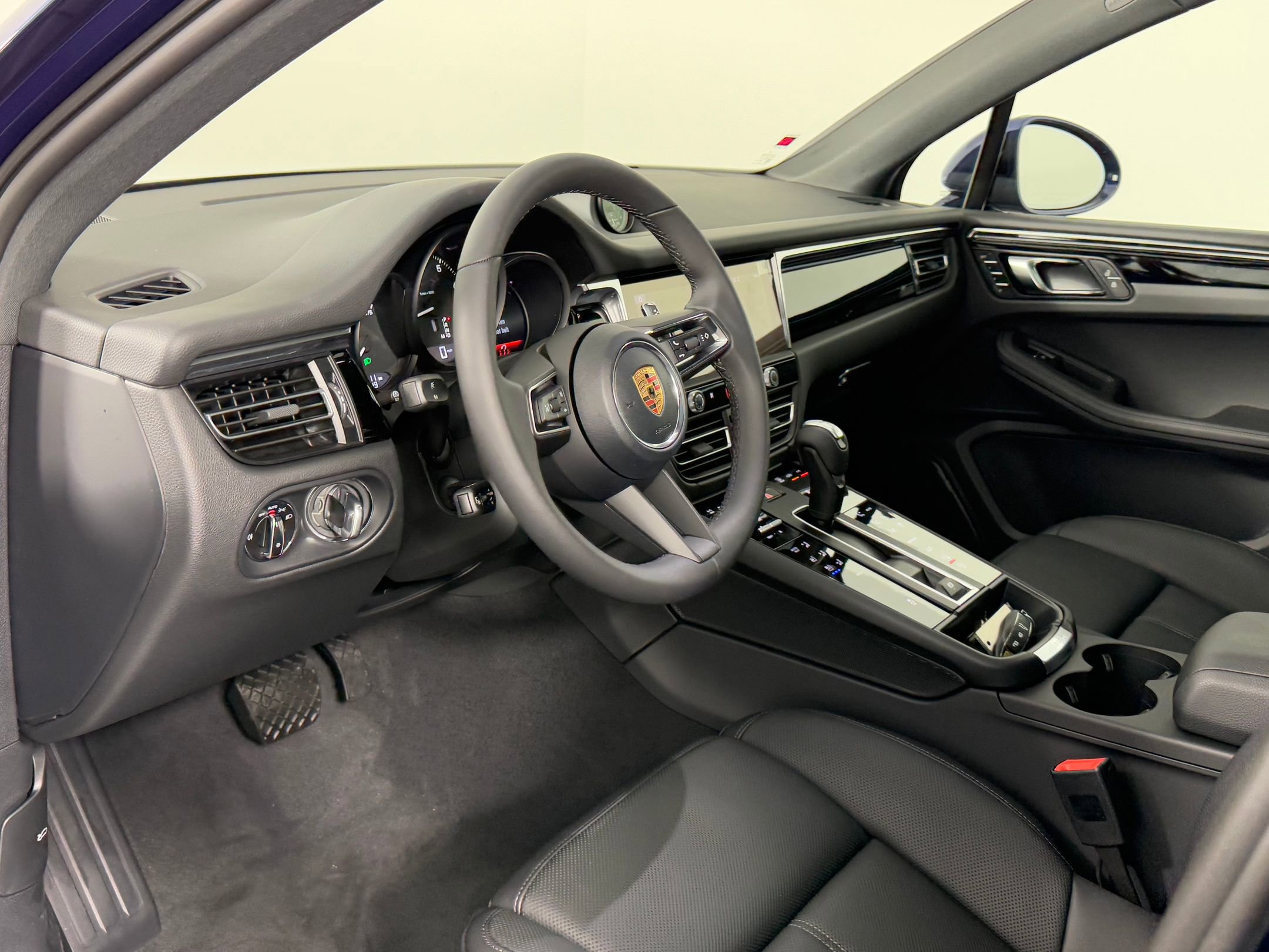 2026 Porsche Macan S photo 4
